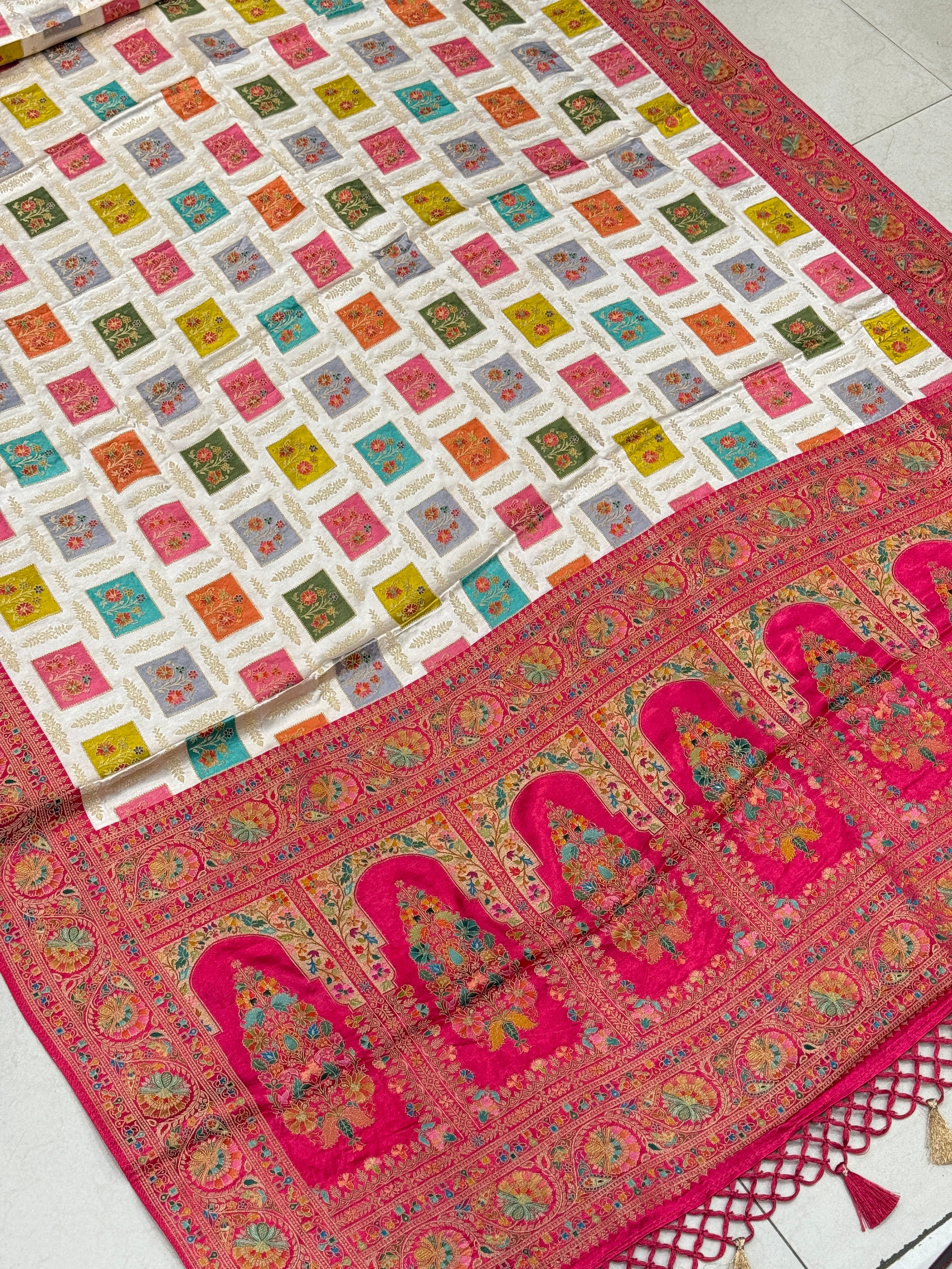 Moti White Box Check Banarasi Modal Satin Rangkat Saree