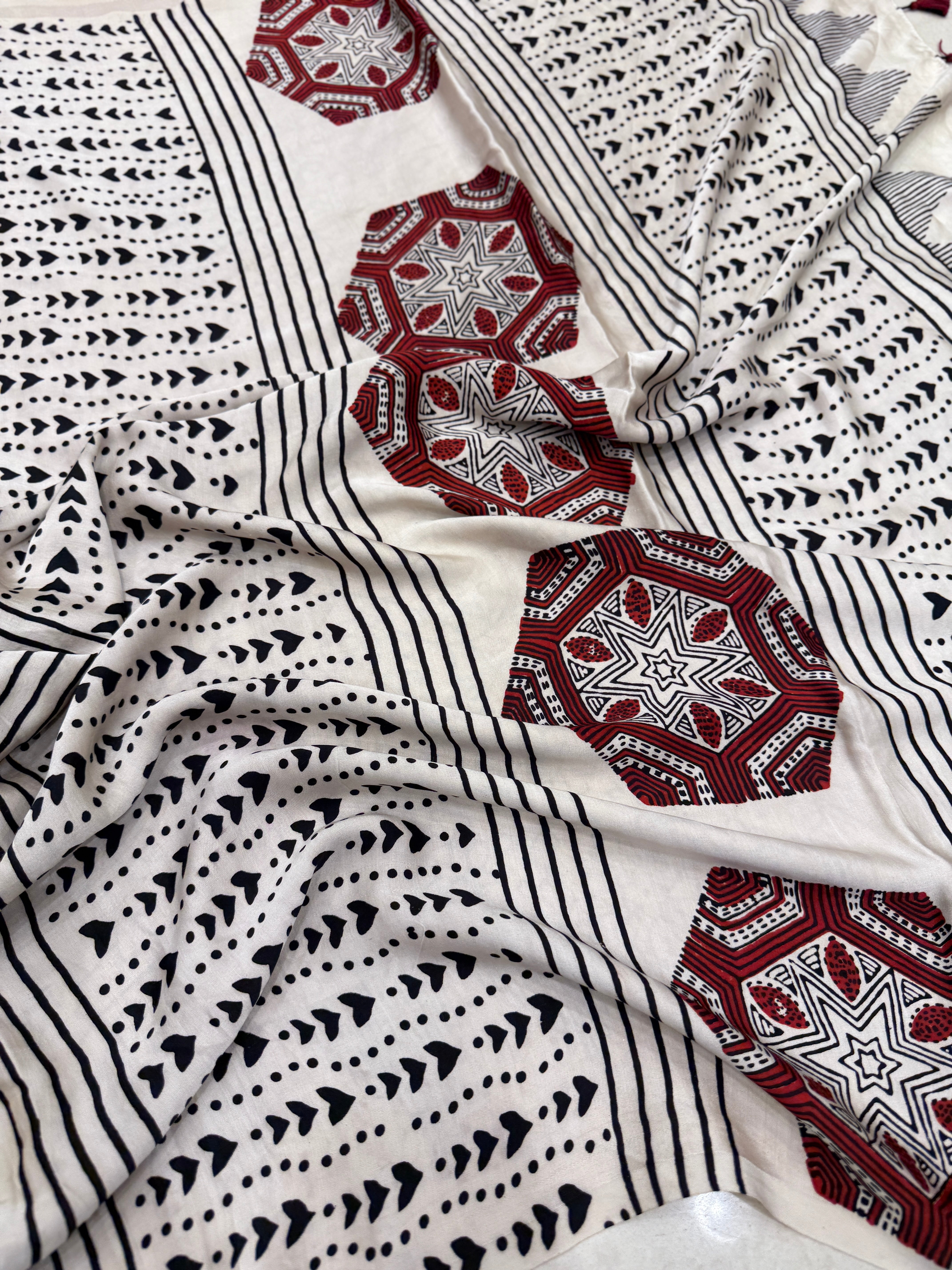 Off White Dandelion Buttis Hand Block Print Pure Gajji Silk Saree