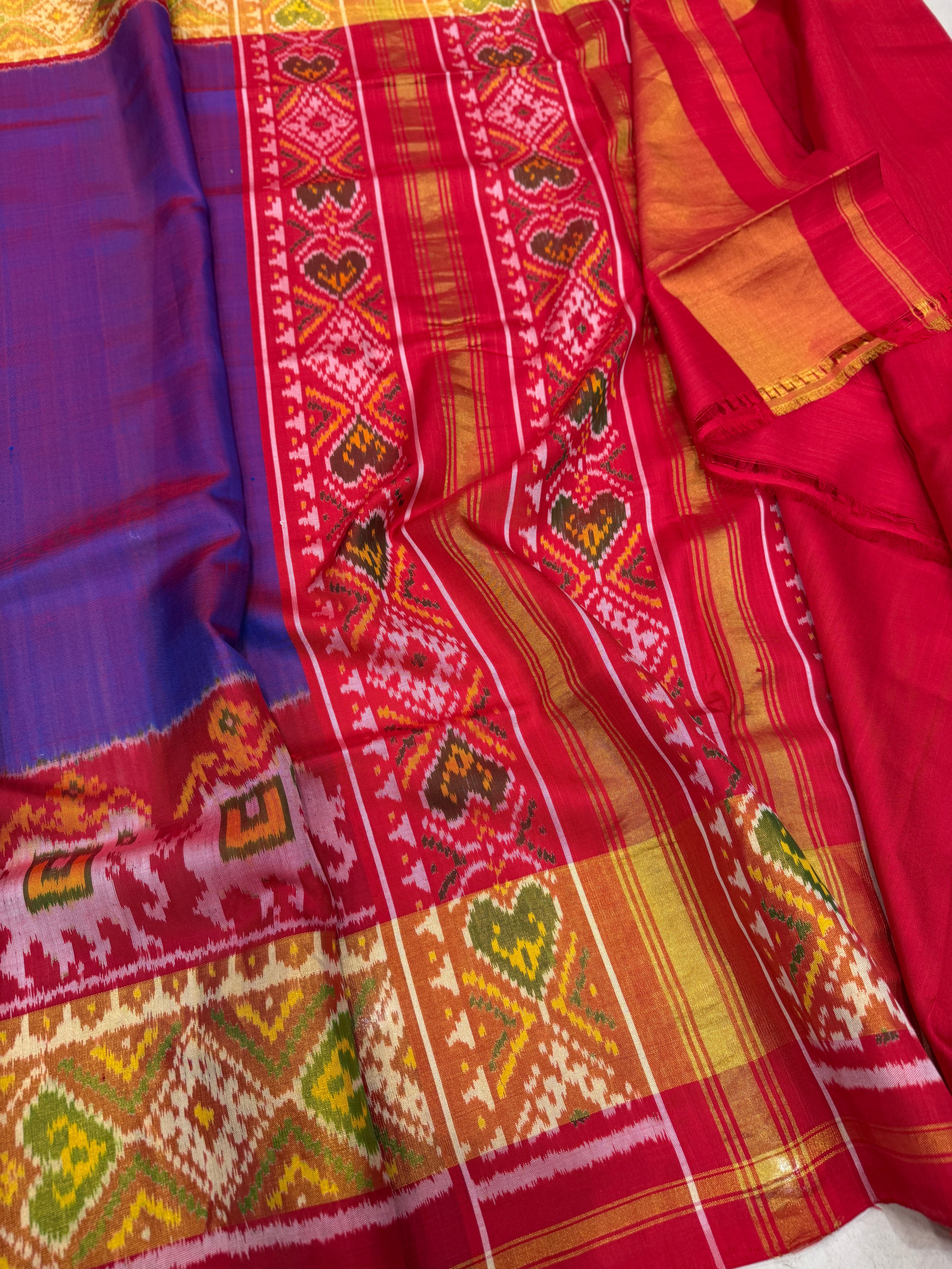 Violet Red Plain Gala Handloom Rajot Ikat Patola Silk Saree