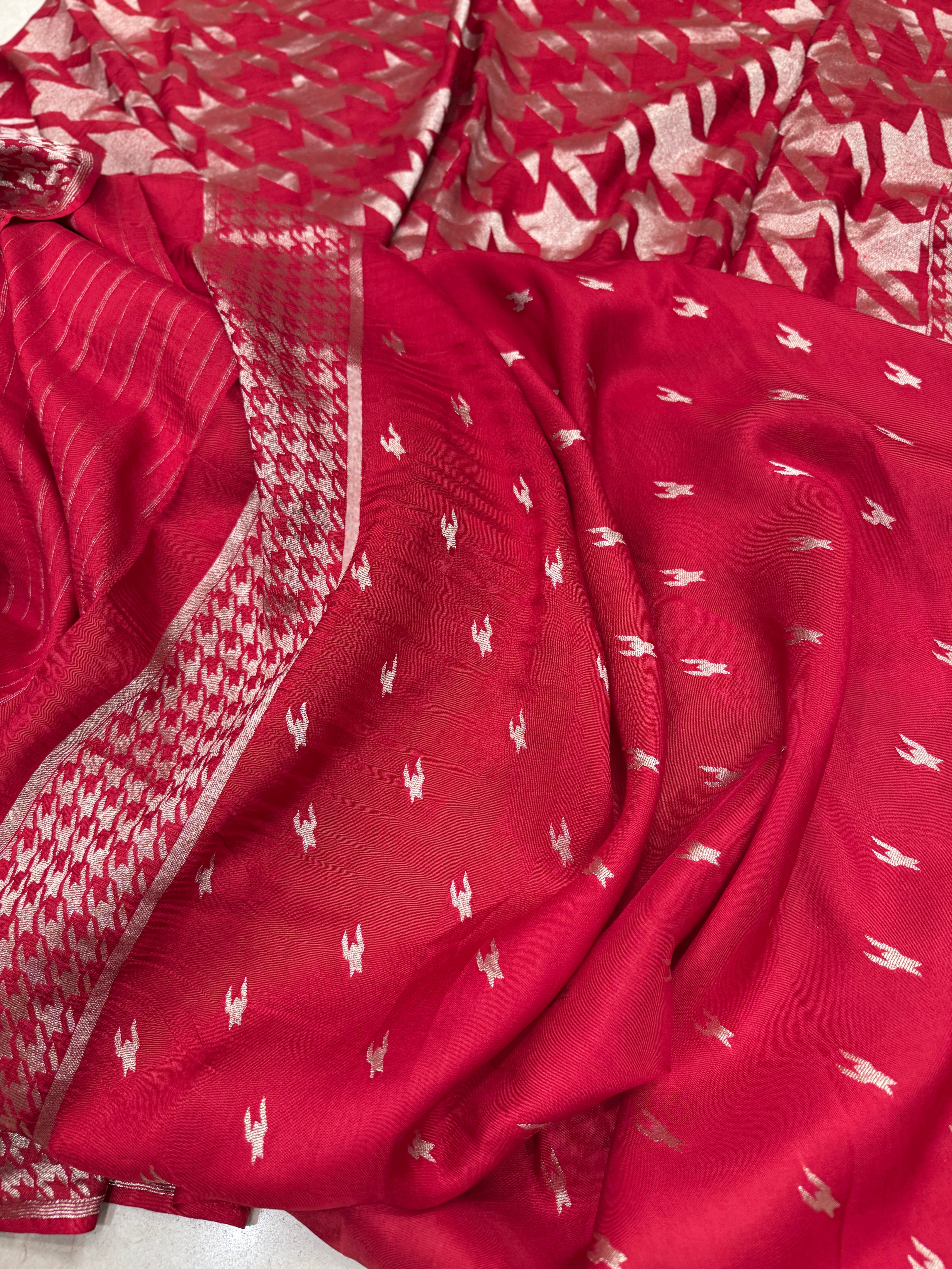 Red Contemporary Banarasi Munga Silk Saree