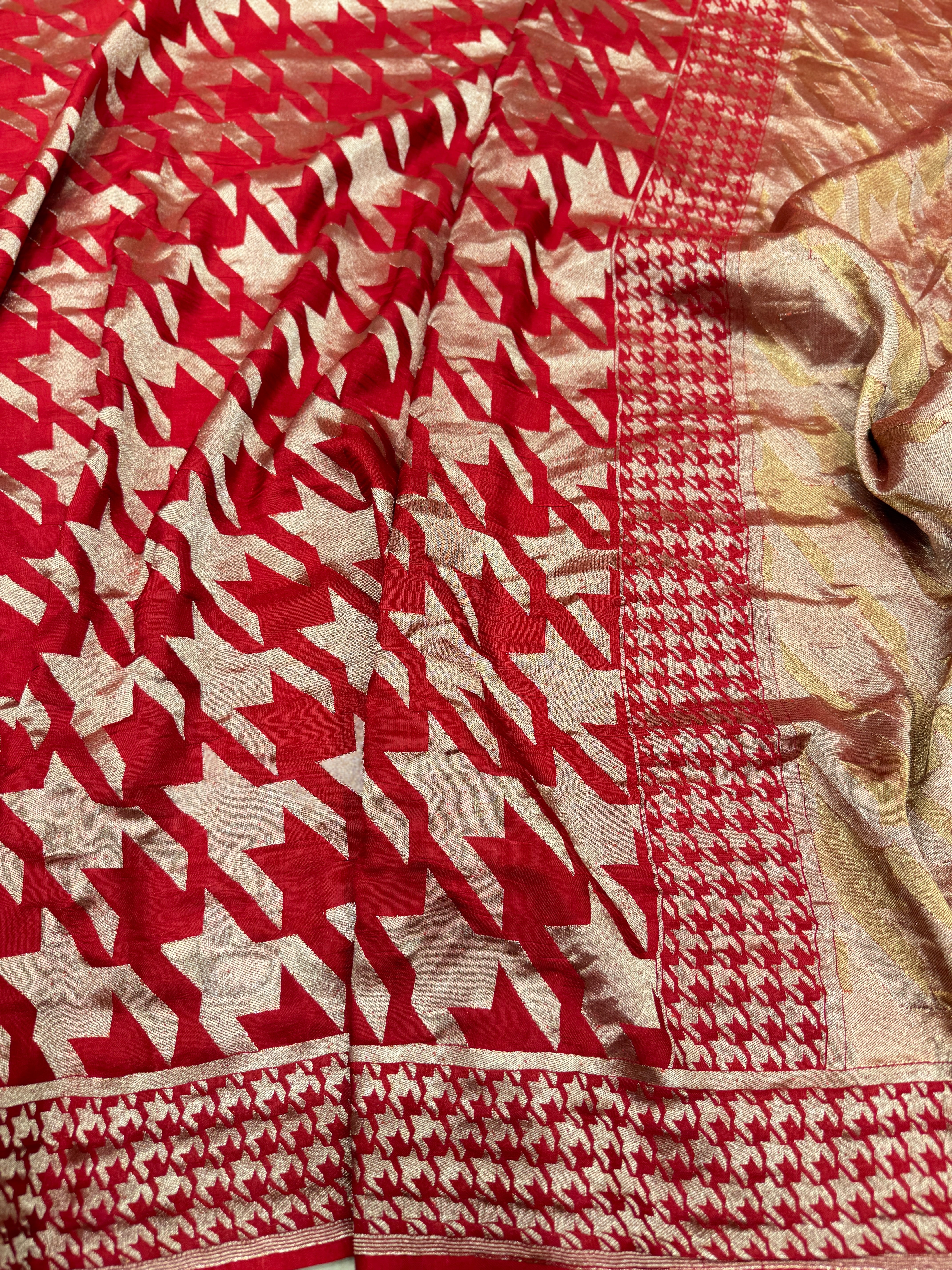 Red Contemporary Banarasi Munga Silk Saree
