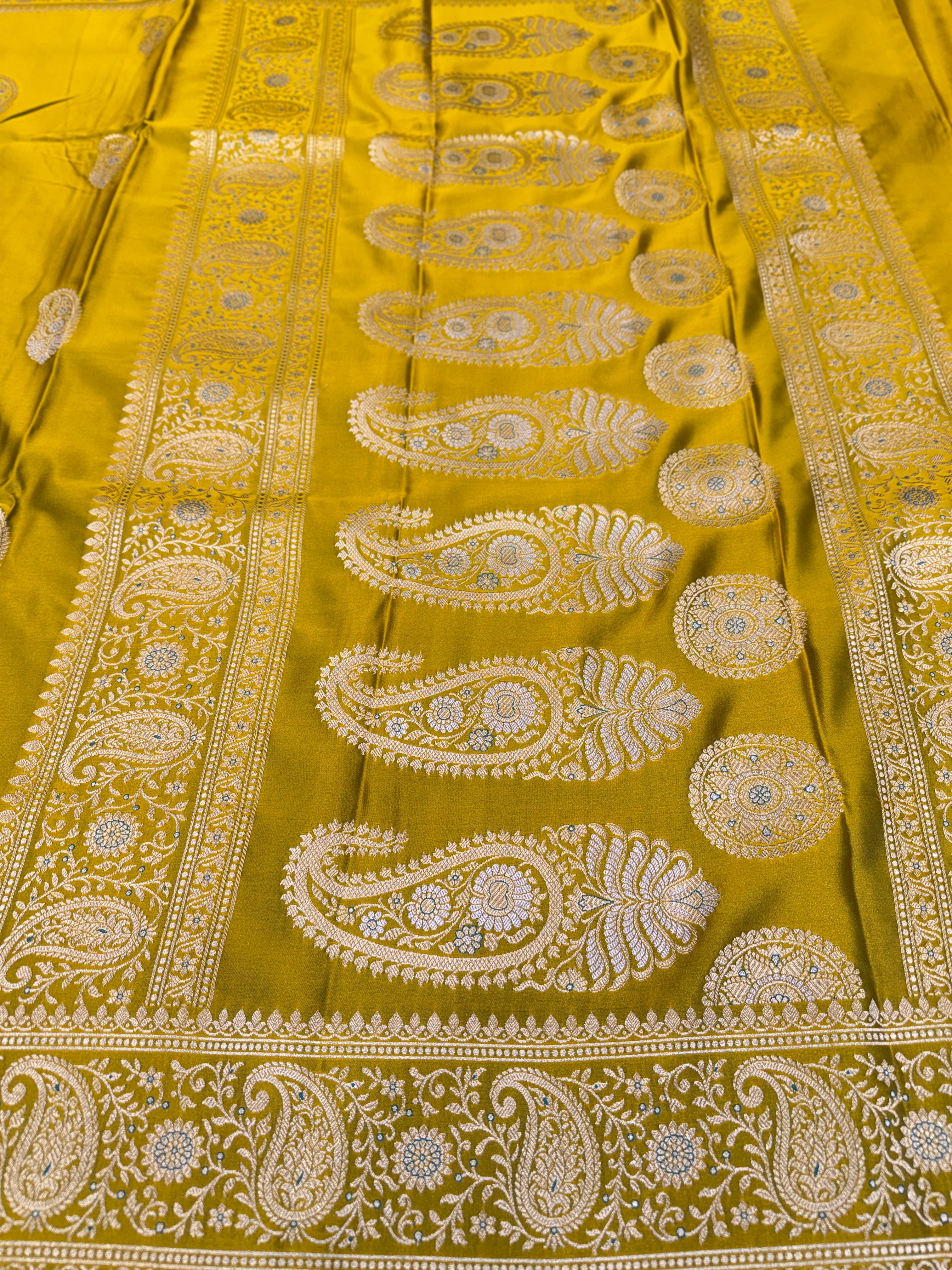 Lime Green Sona Roopa Keri Butta Banarasi Silk Saree