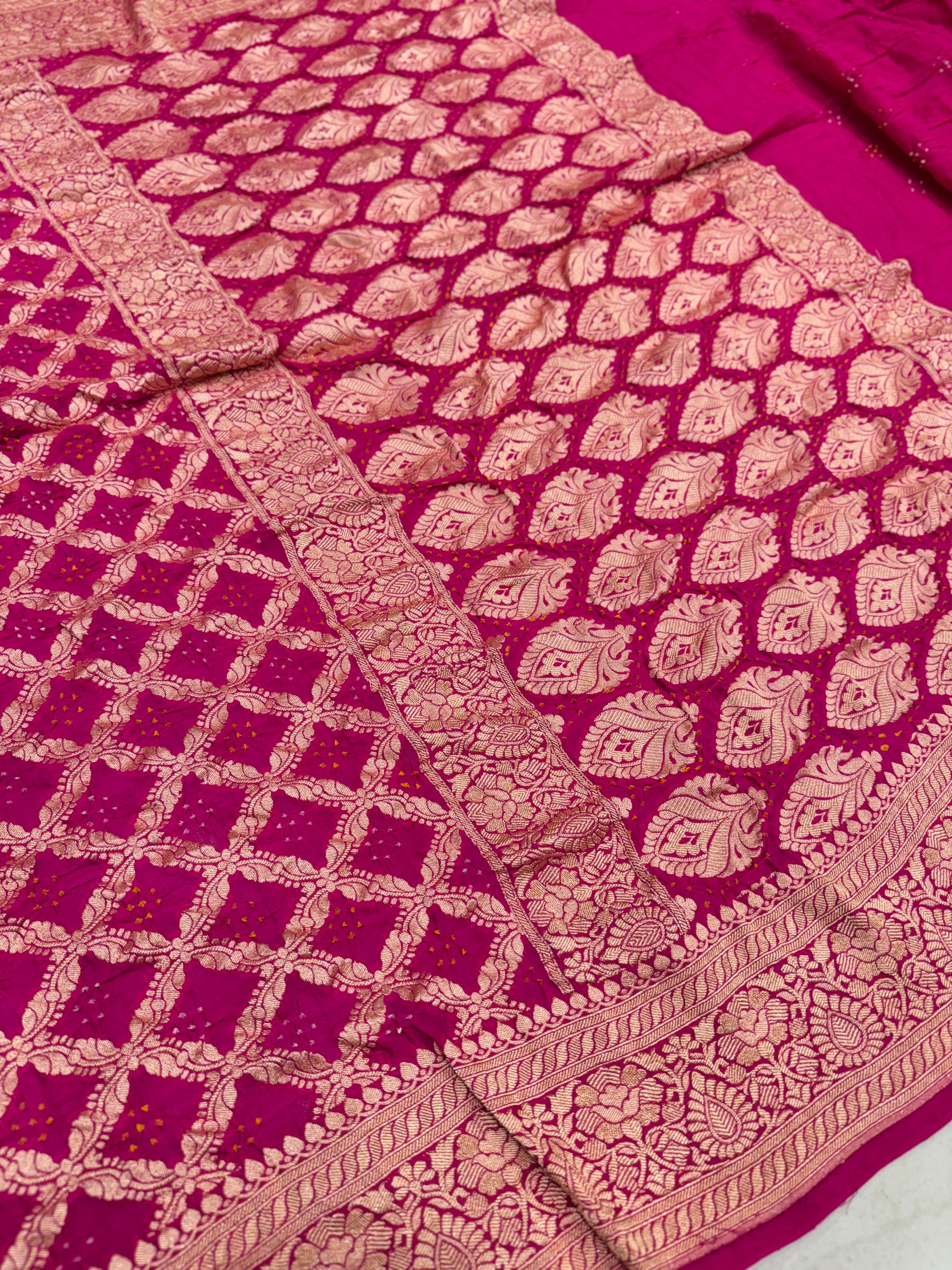 Rani Leaf Border Bandhej Bandhini Saree