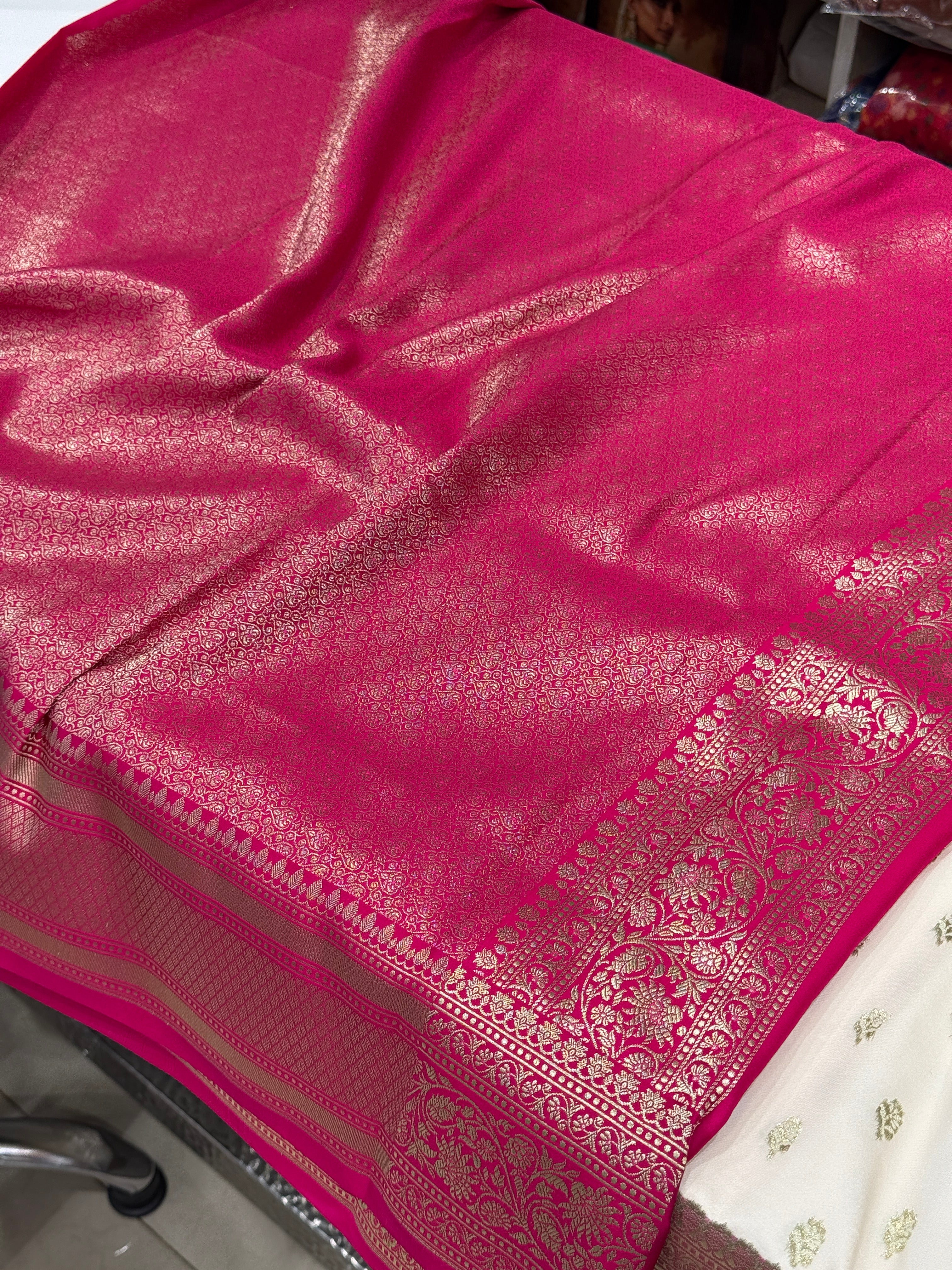 Moti White Rani Pallu Banarasi Buttis Saree