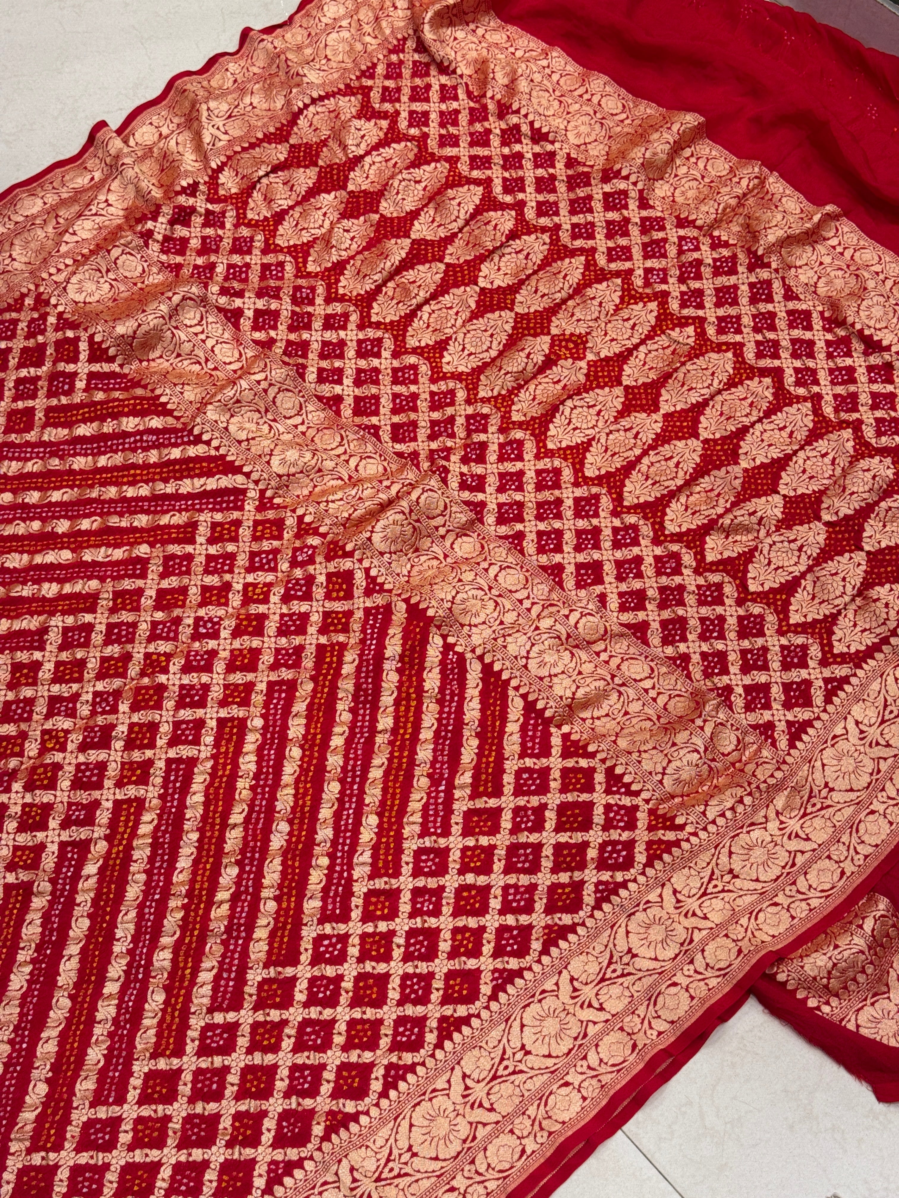 Red Criss Cross Georgette Handloom Bandhej Bandhini Saree