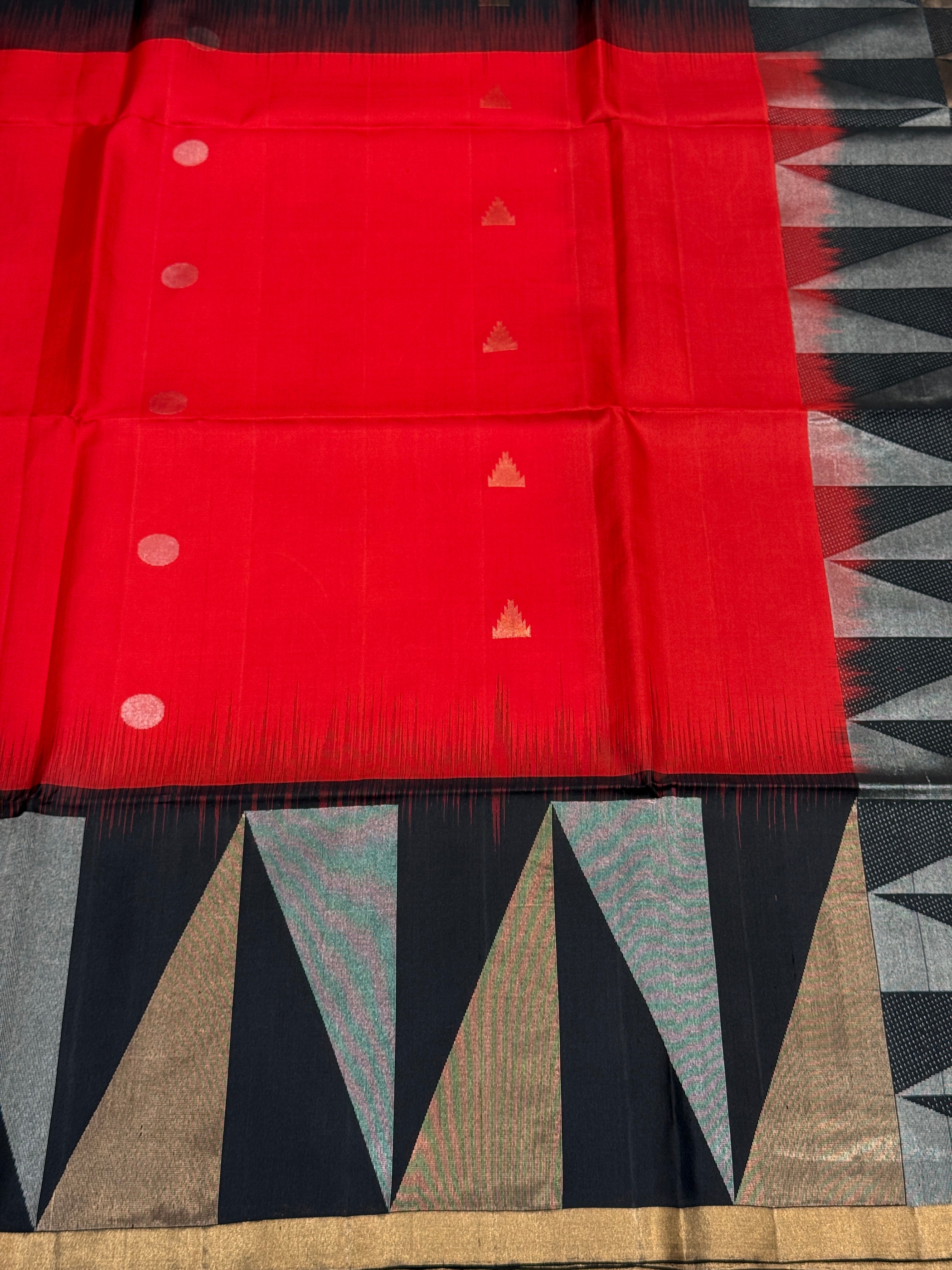 Black Red Contemporary Geometric Handloom Kanchipuram Pure Silk Saree