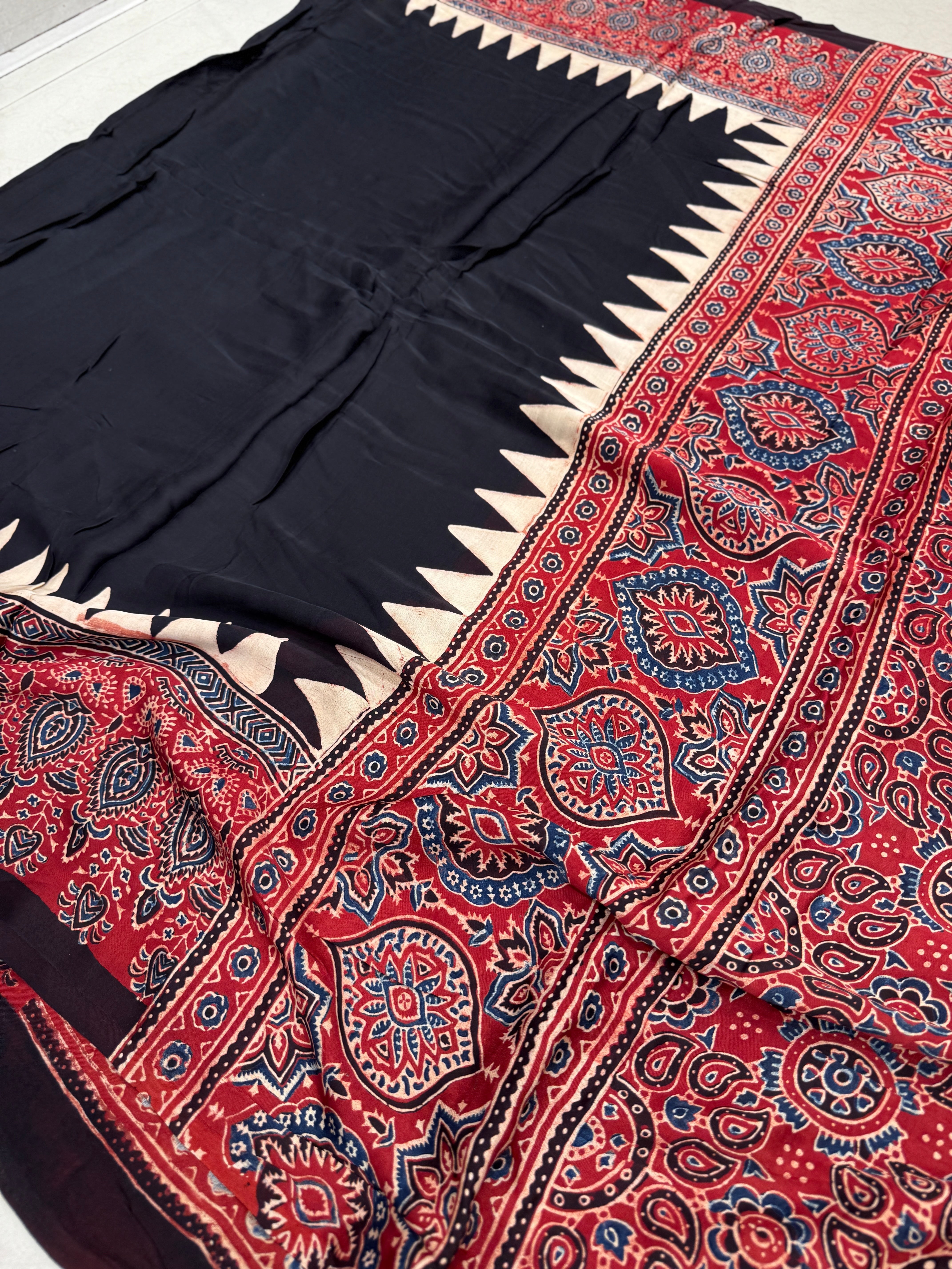 Red Keri Pallu Plain Body Ajrakh Modal Gajji Silk Saree