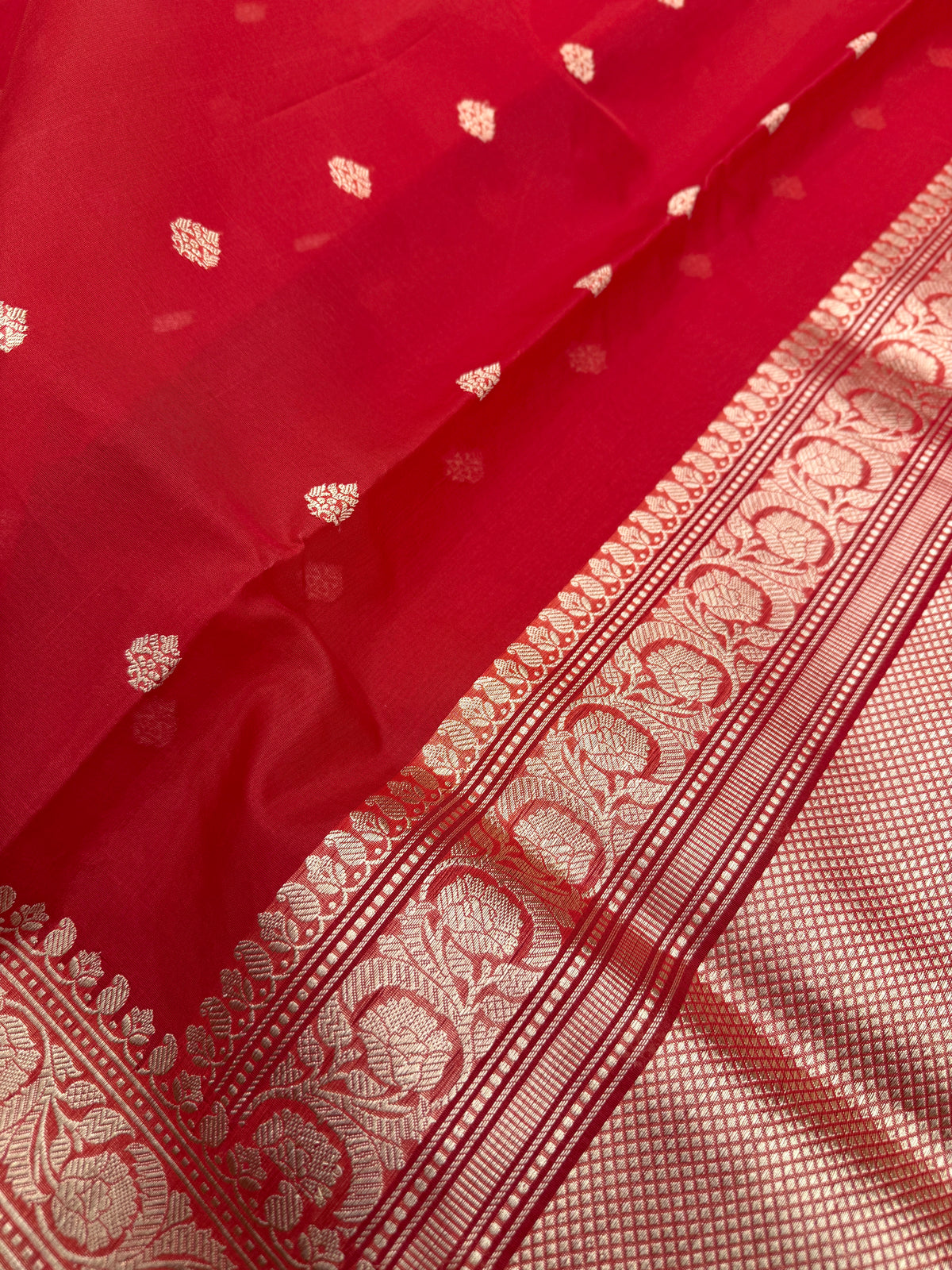 Red Kadwa Buttis Handloom Banarasi Kora Silk Saree