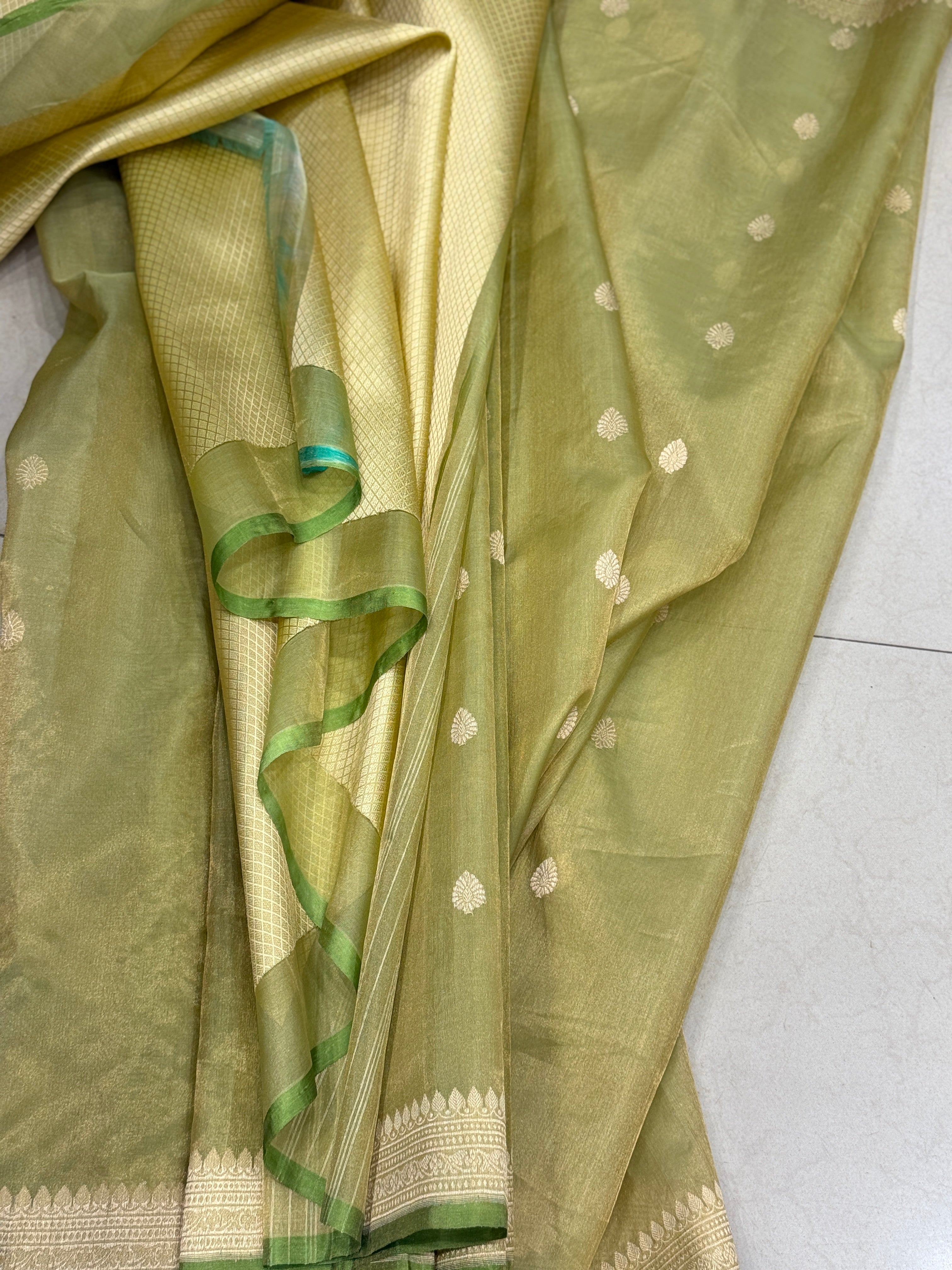 Pista Green Handloom Banarasi Tissue Kadwa Saree
