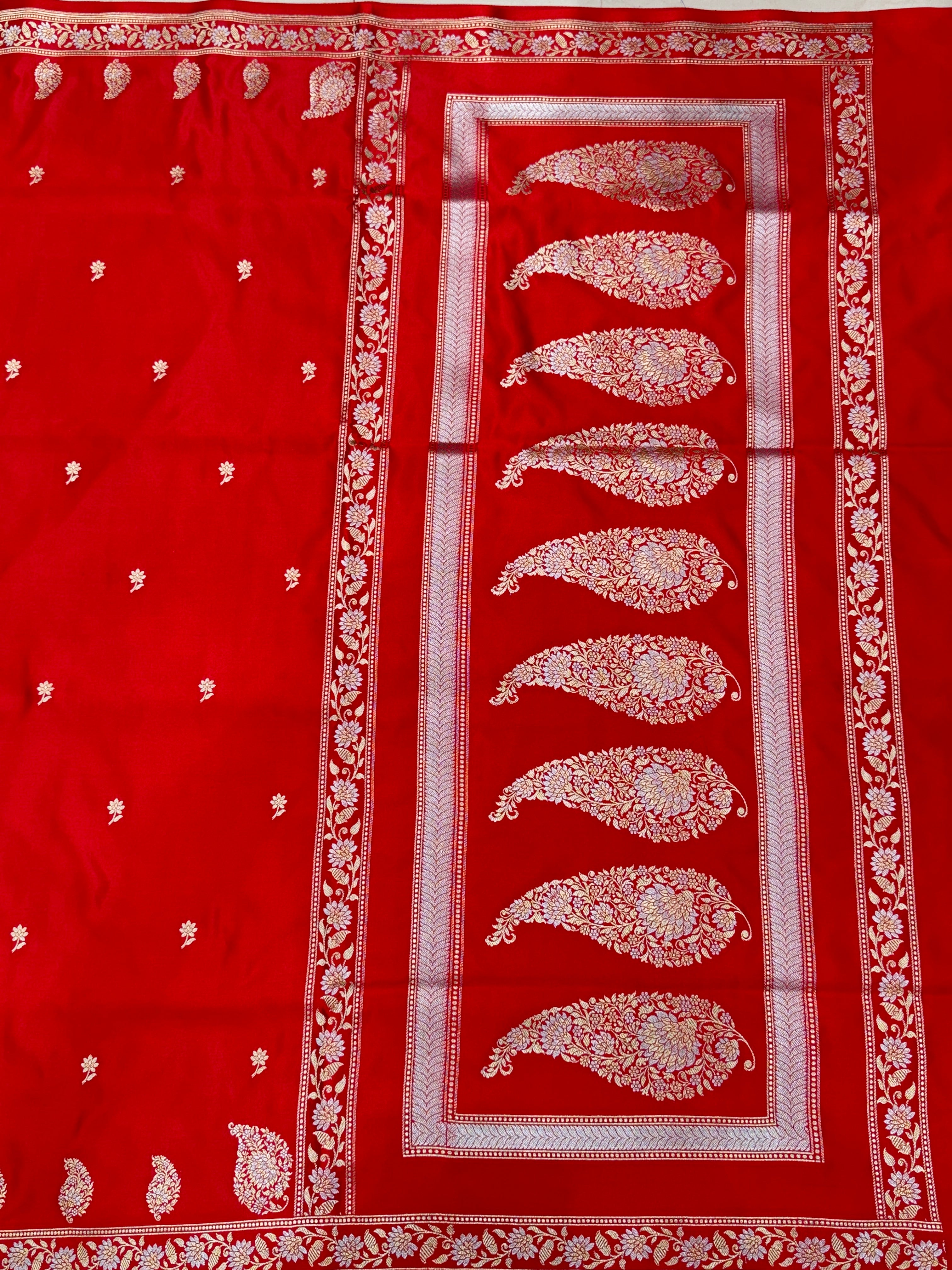 Red Sona Roopa Sunflower Butti Banarasi Silk Saree