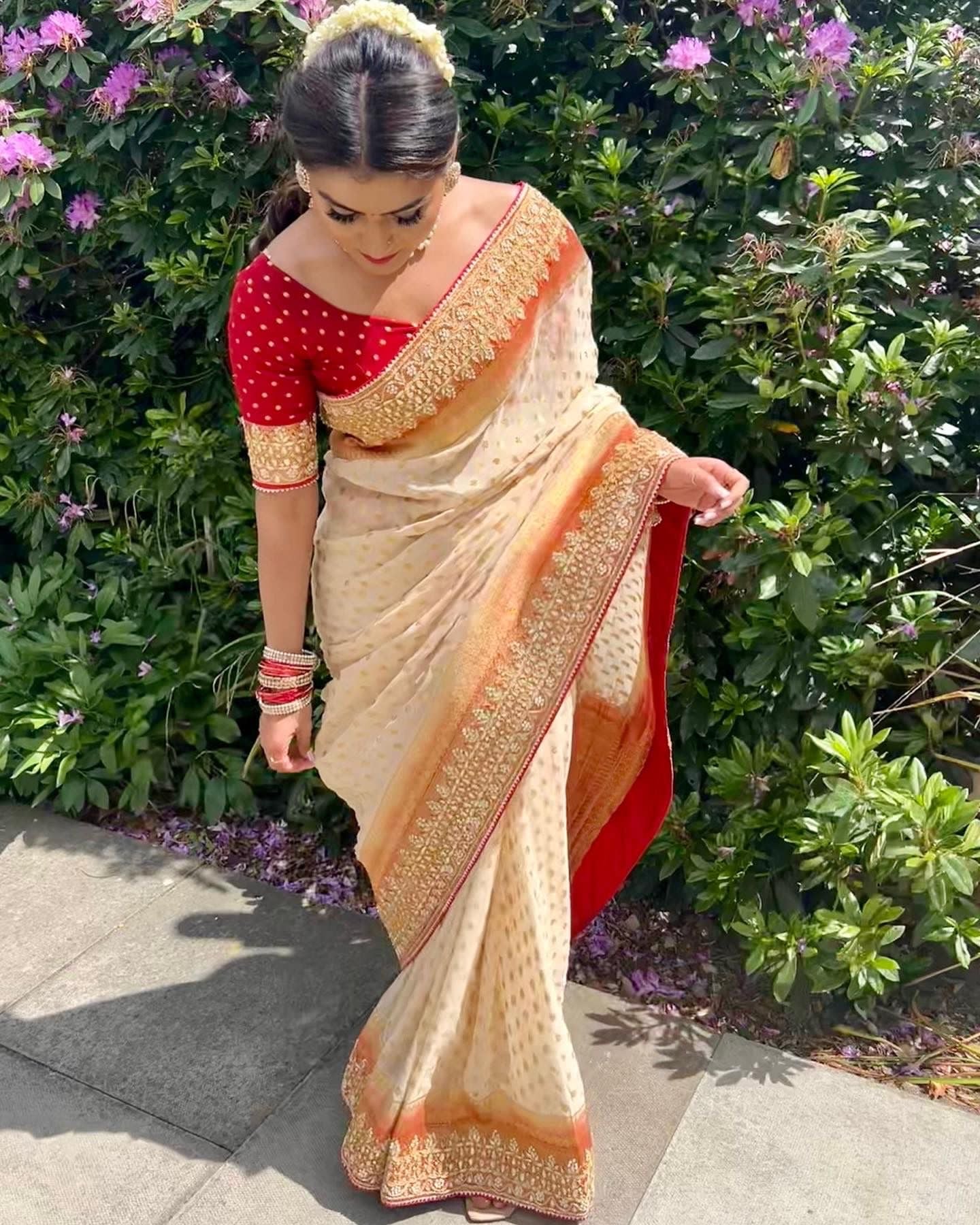 Beige Banarasi Georgette Butti Gotapatti Saree