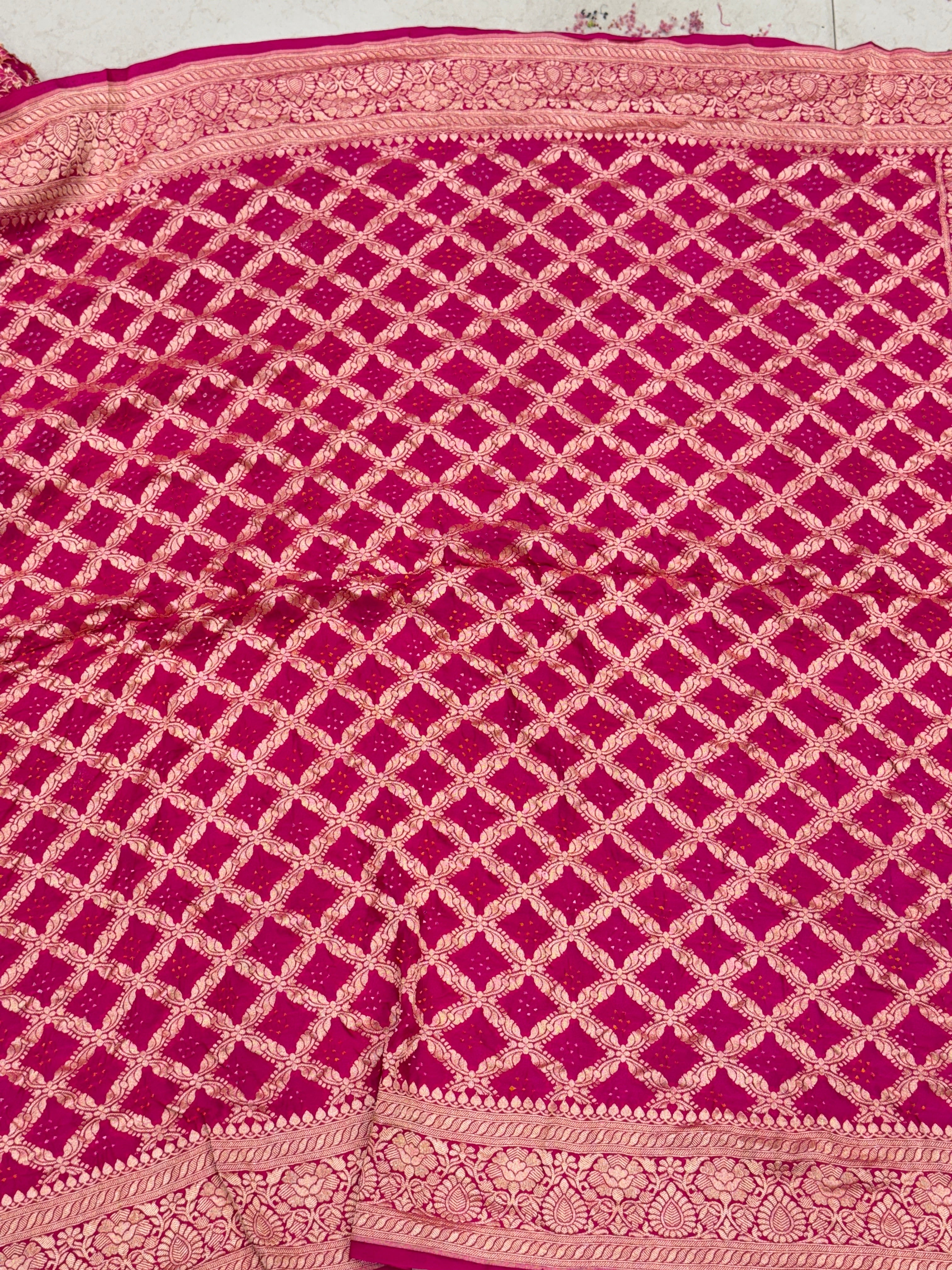 Rani Leaf Border Bandhej Bandhini Saree