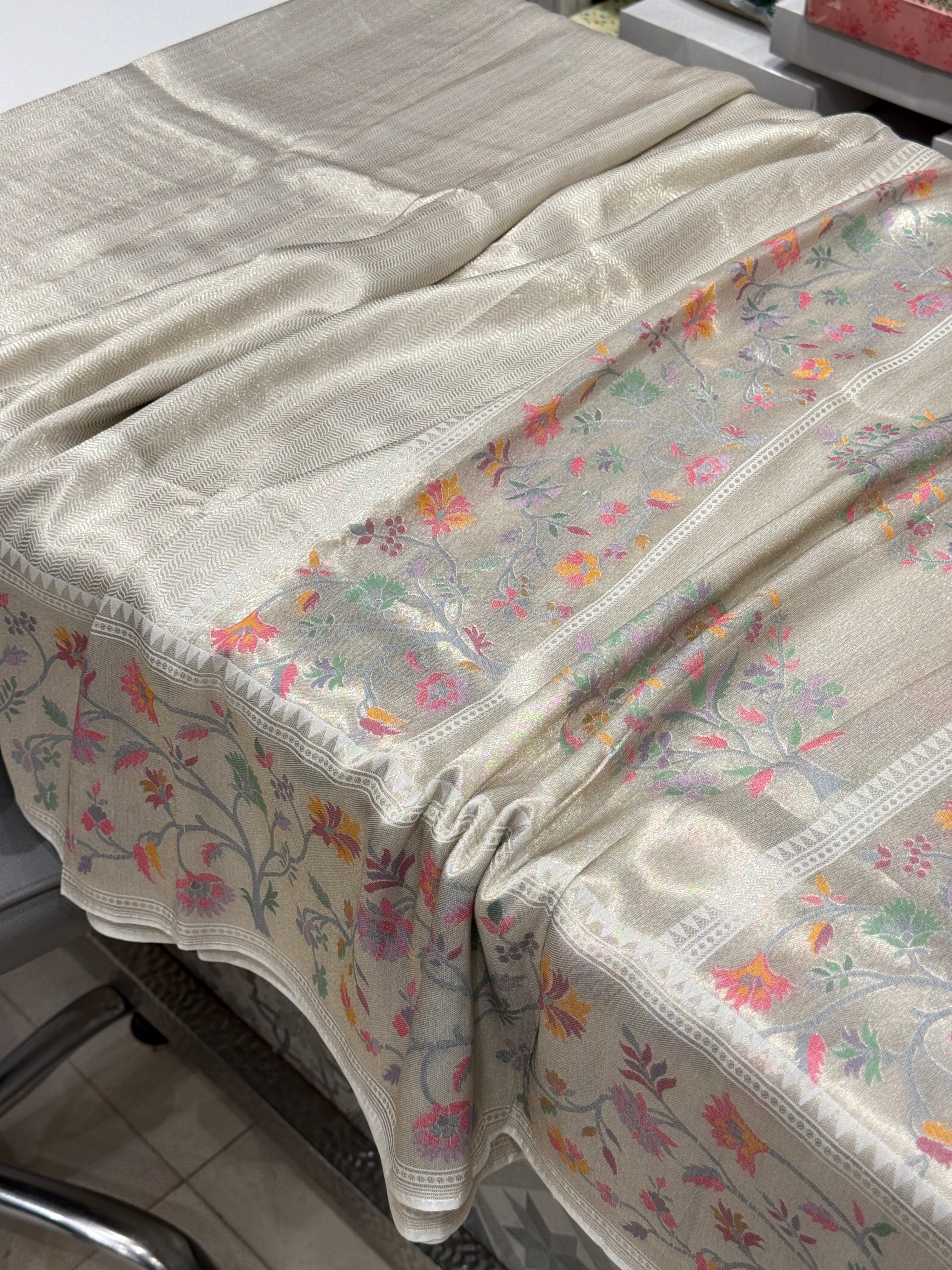Silver Munga Tissue Paithani Saree