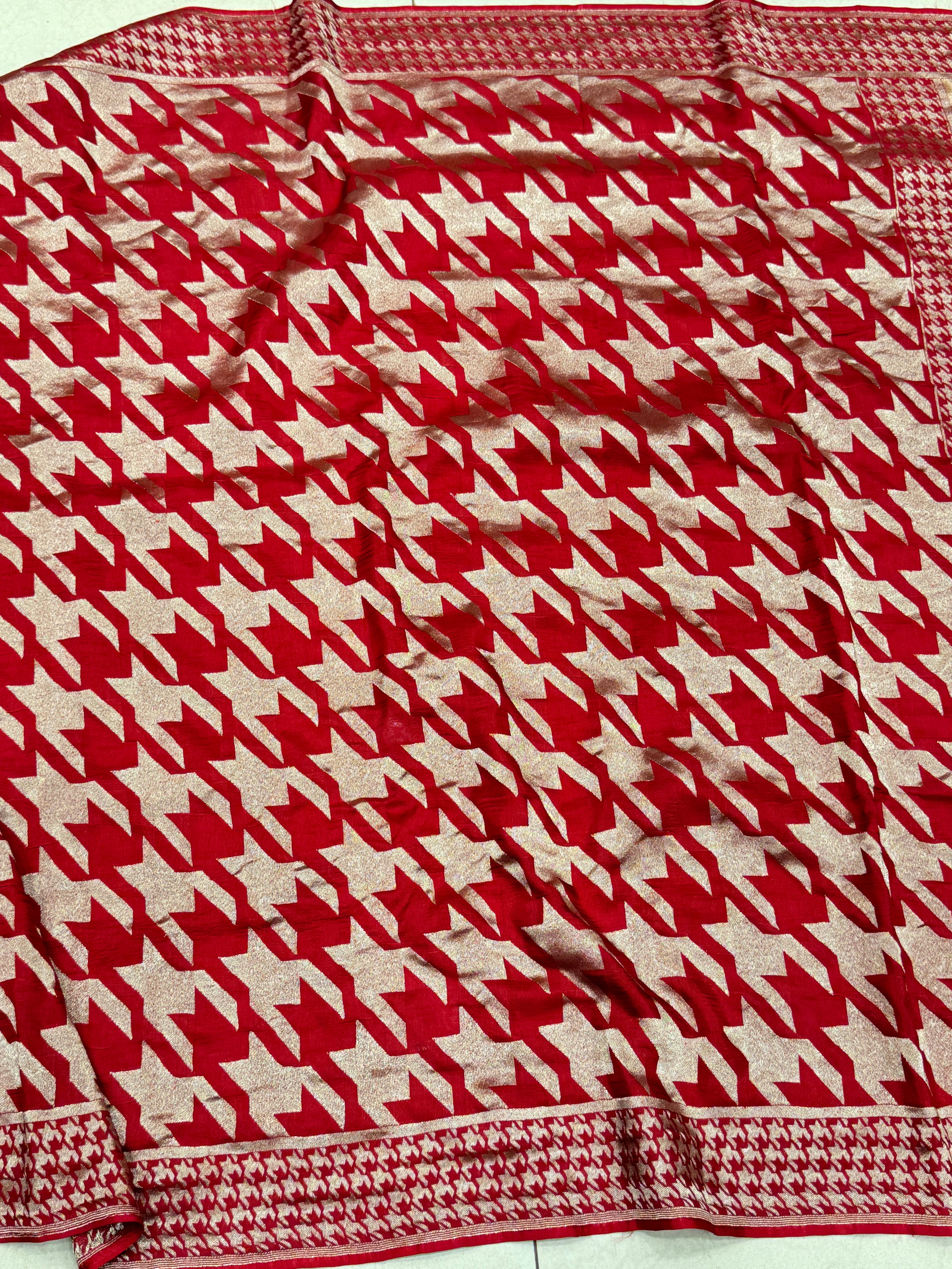 Red Contemporary Banarasi Munga Silk Saree