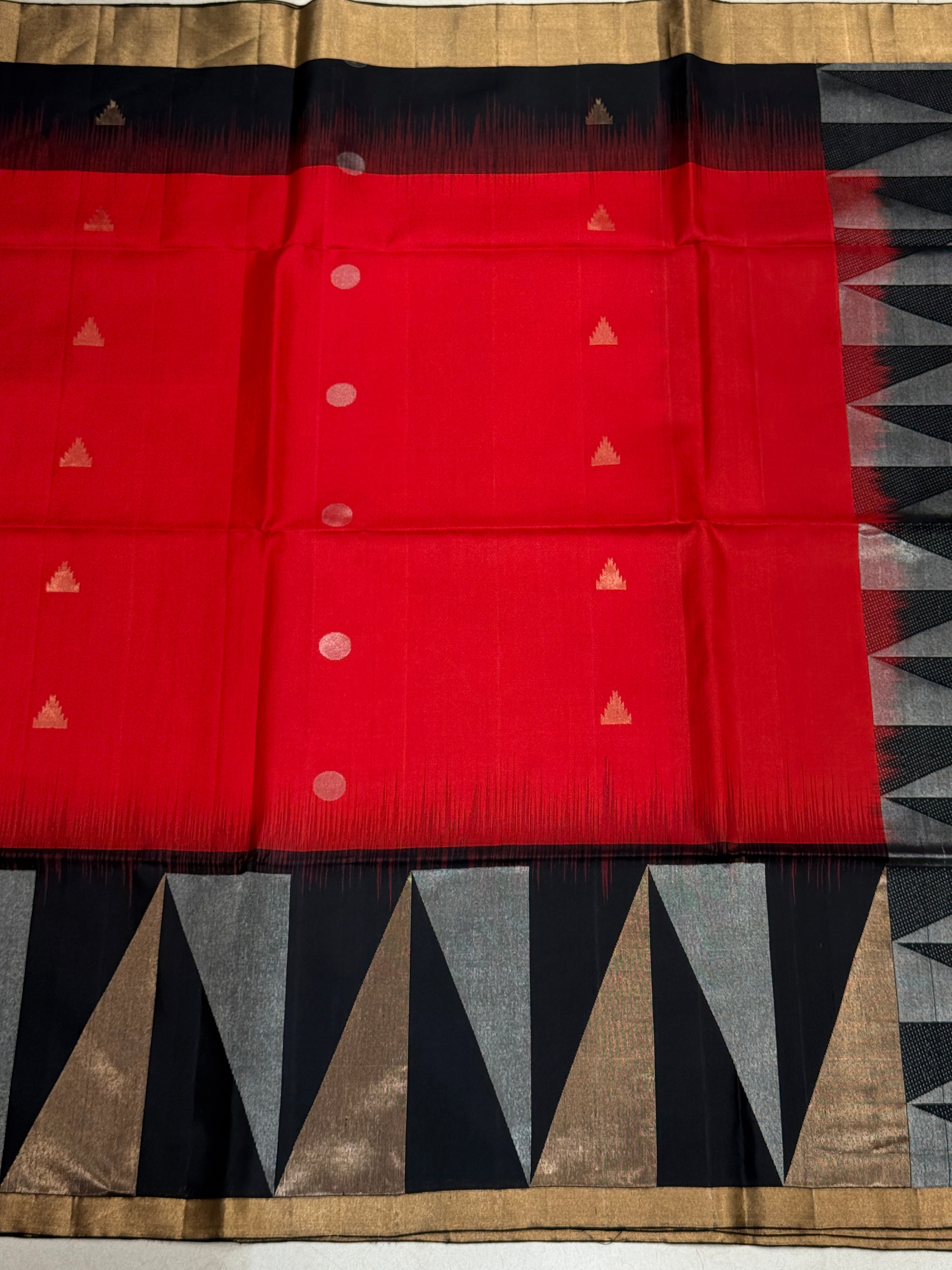 Black Red Contemporary Geometric Handloom Kanchipuram Pure Silk Saree