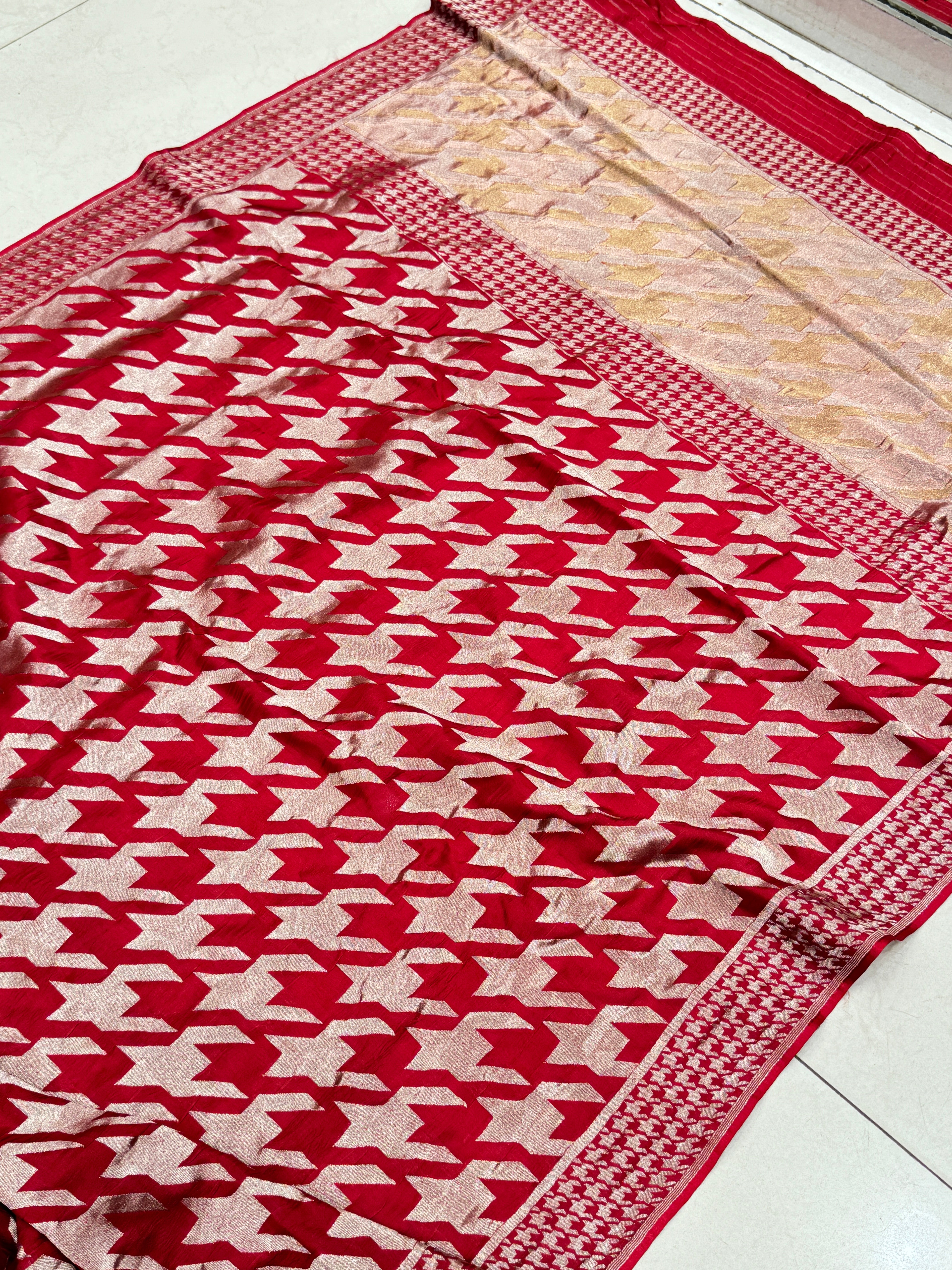 Red Contemporary Banarasi Munga Silk Saree