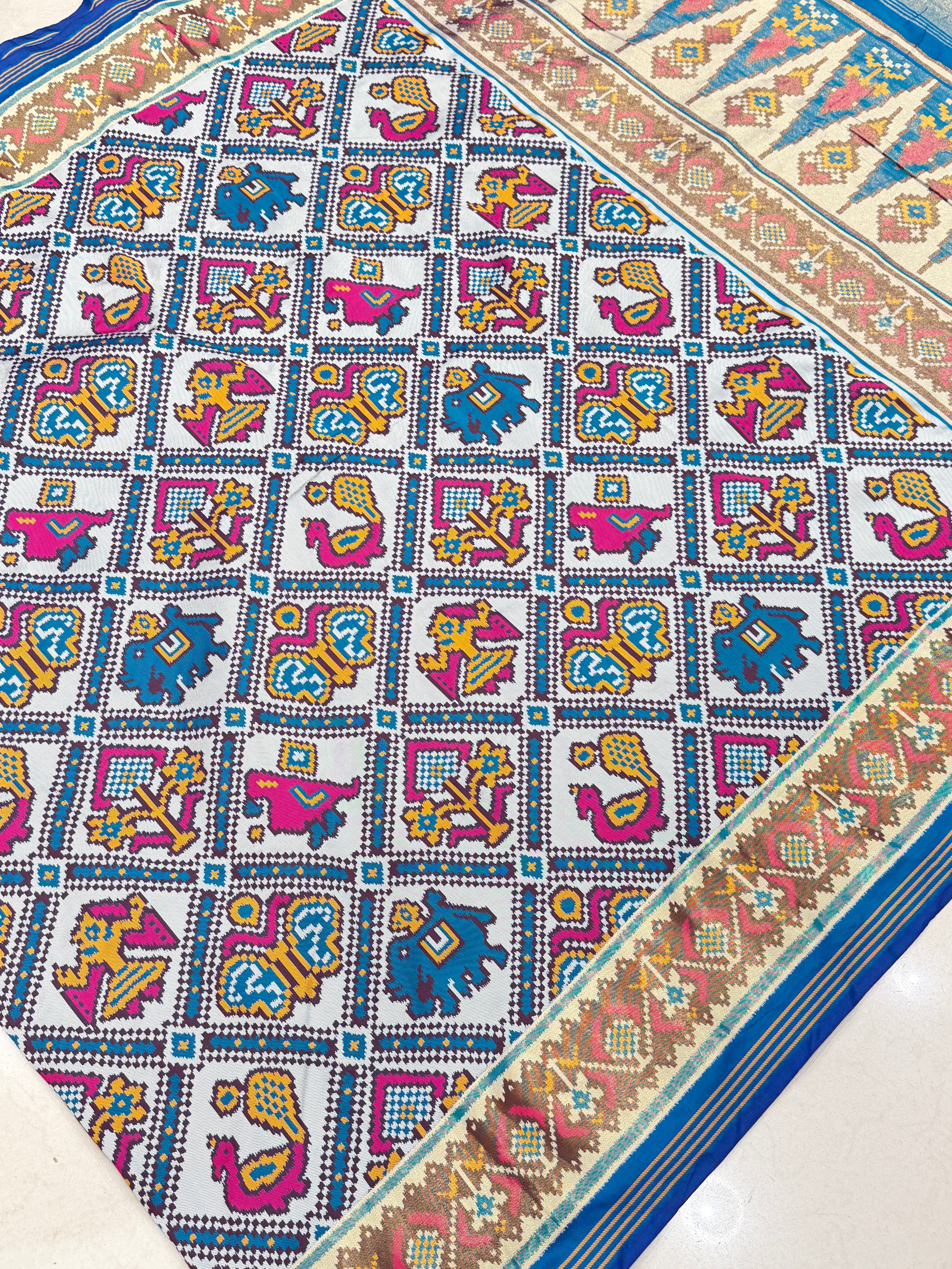 White Blue 5 Figure Chabdi Semi Silk Weaved Patan Patola Saree