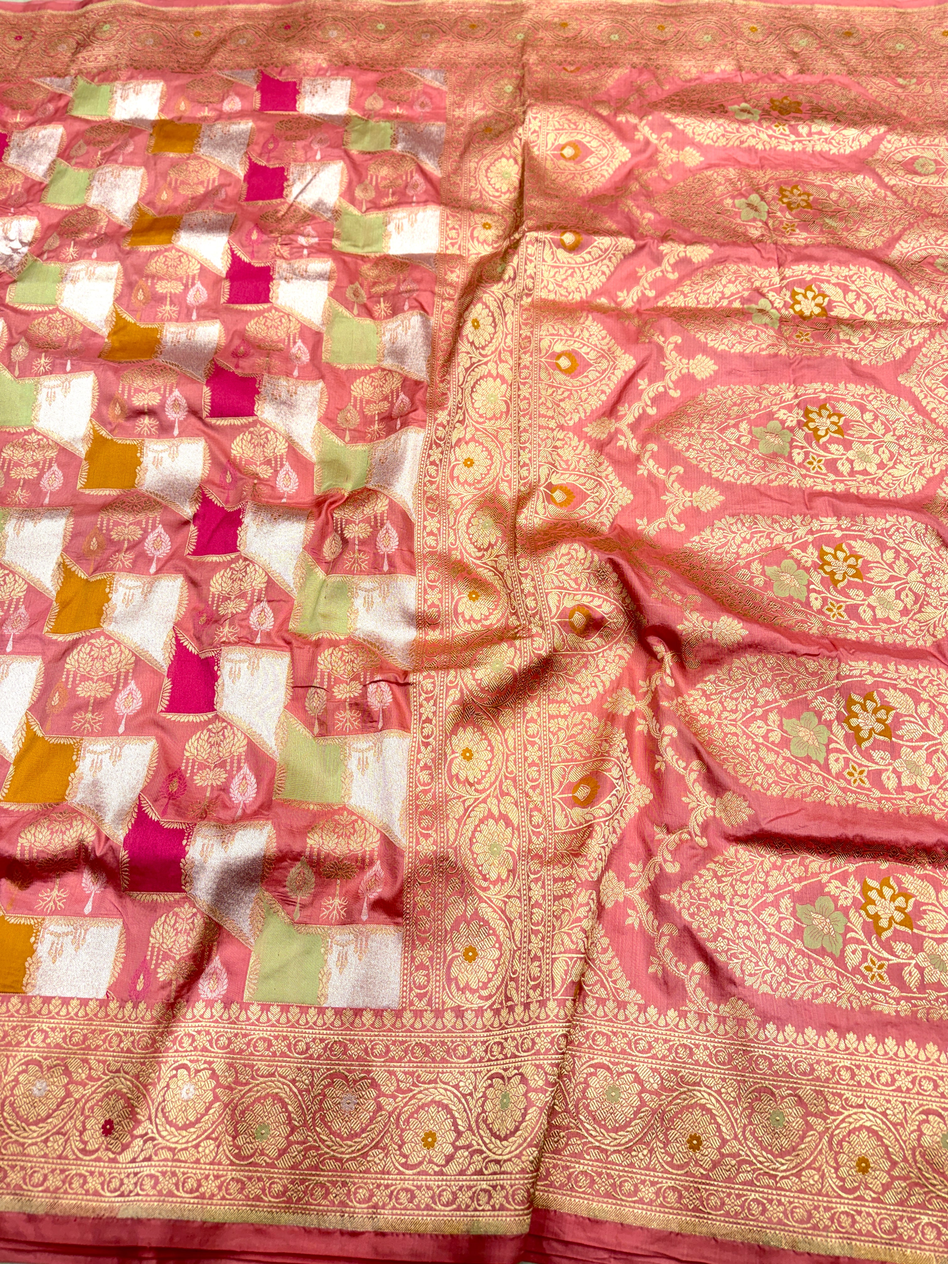 Pink Pastel Handloom Banarasi Rangkat Pure Silk Saree