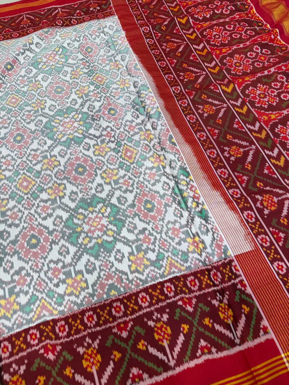 White Red Navratna Patan Patola Handloom Pure Silk Saree