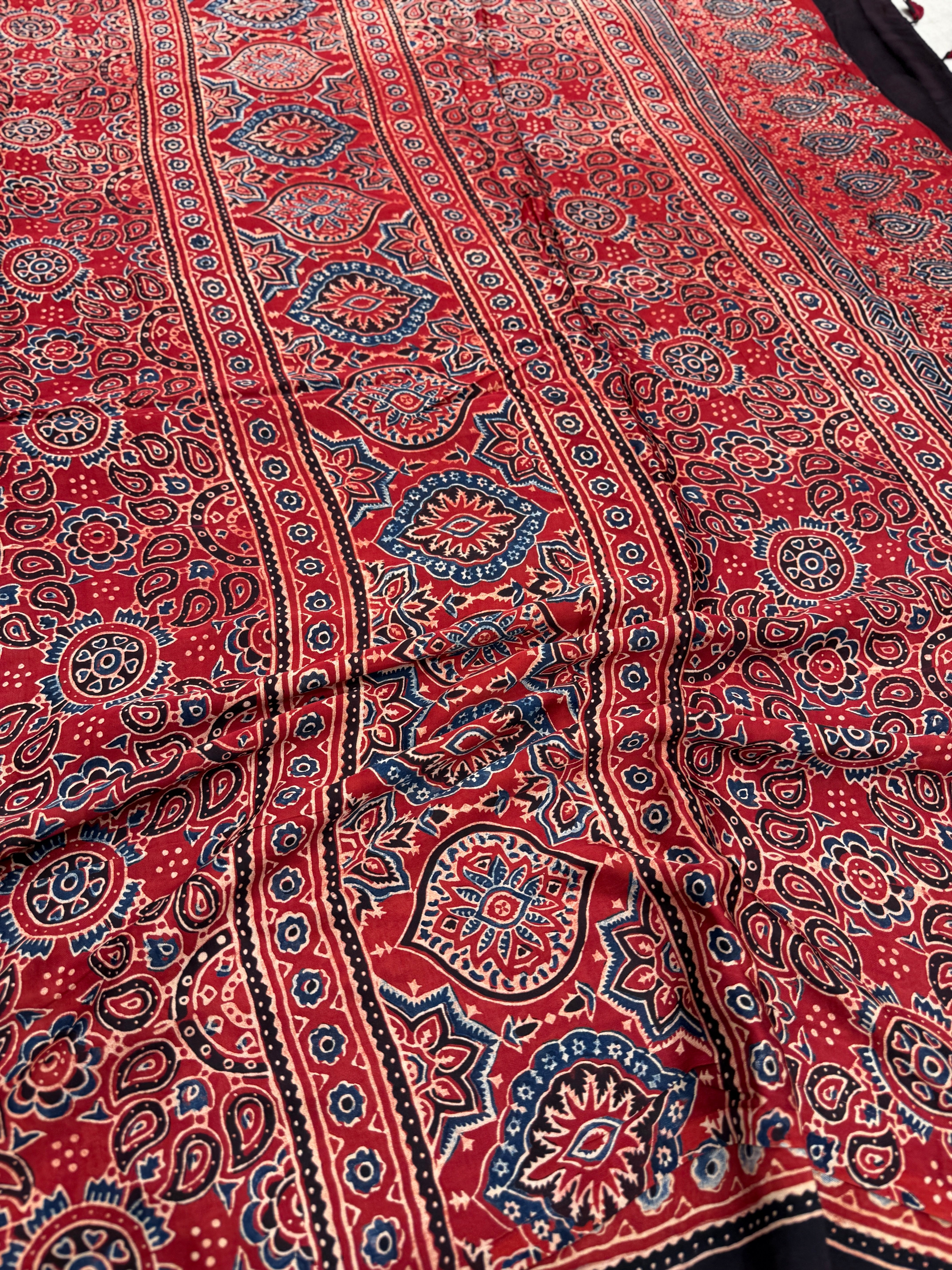 Red Keri Pallu Plain Body Ajrakh Modal Gajji Silk Saree