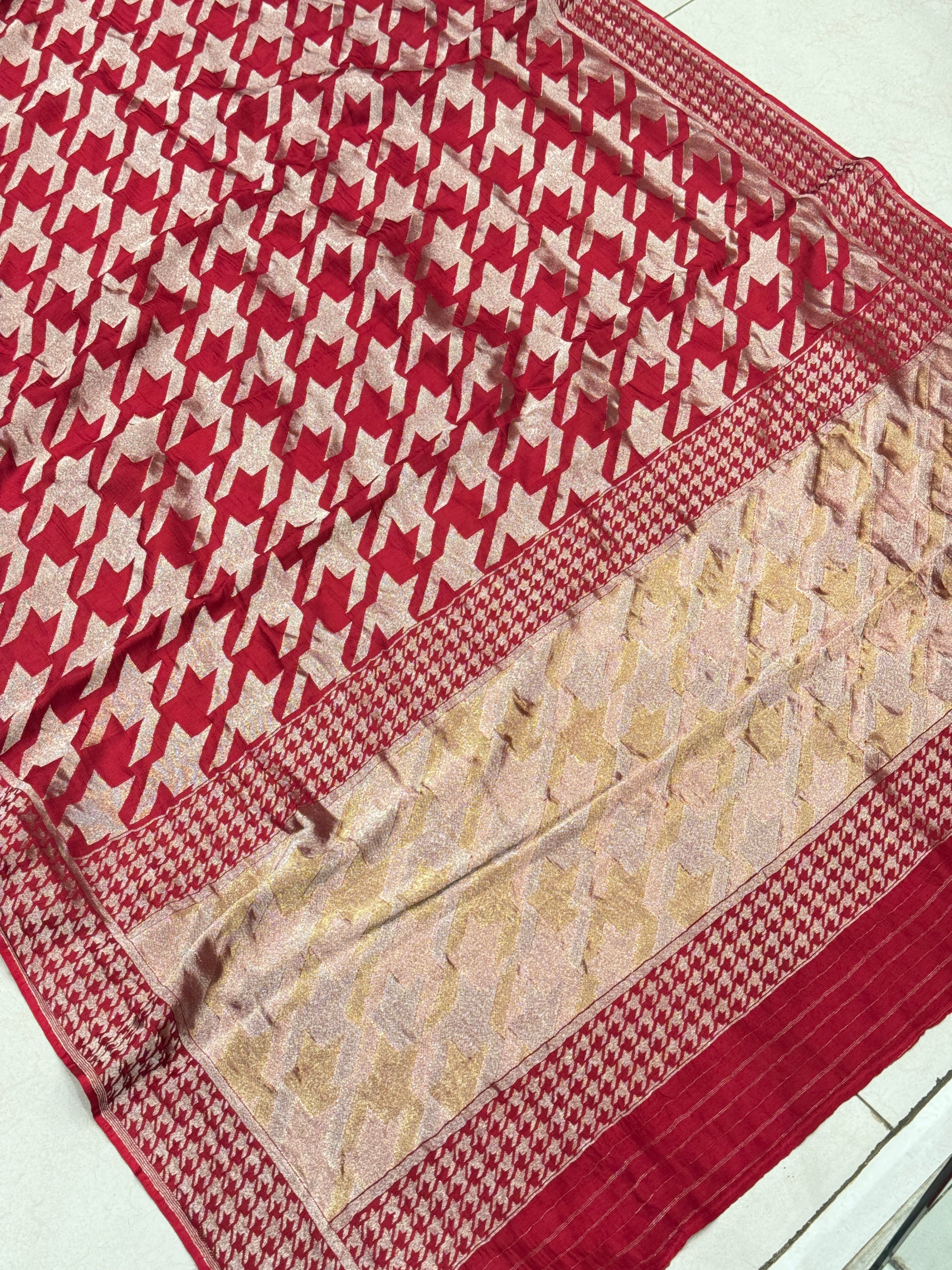 Red Contemporary Banarasi Munga Silk Saree