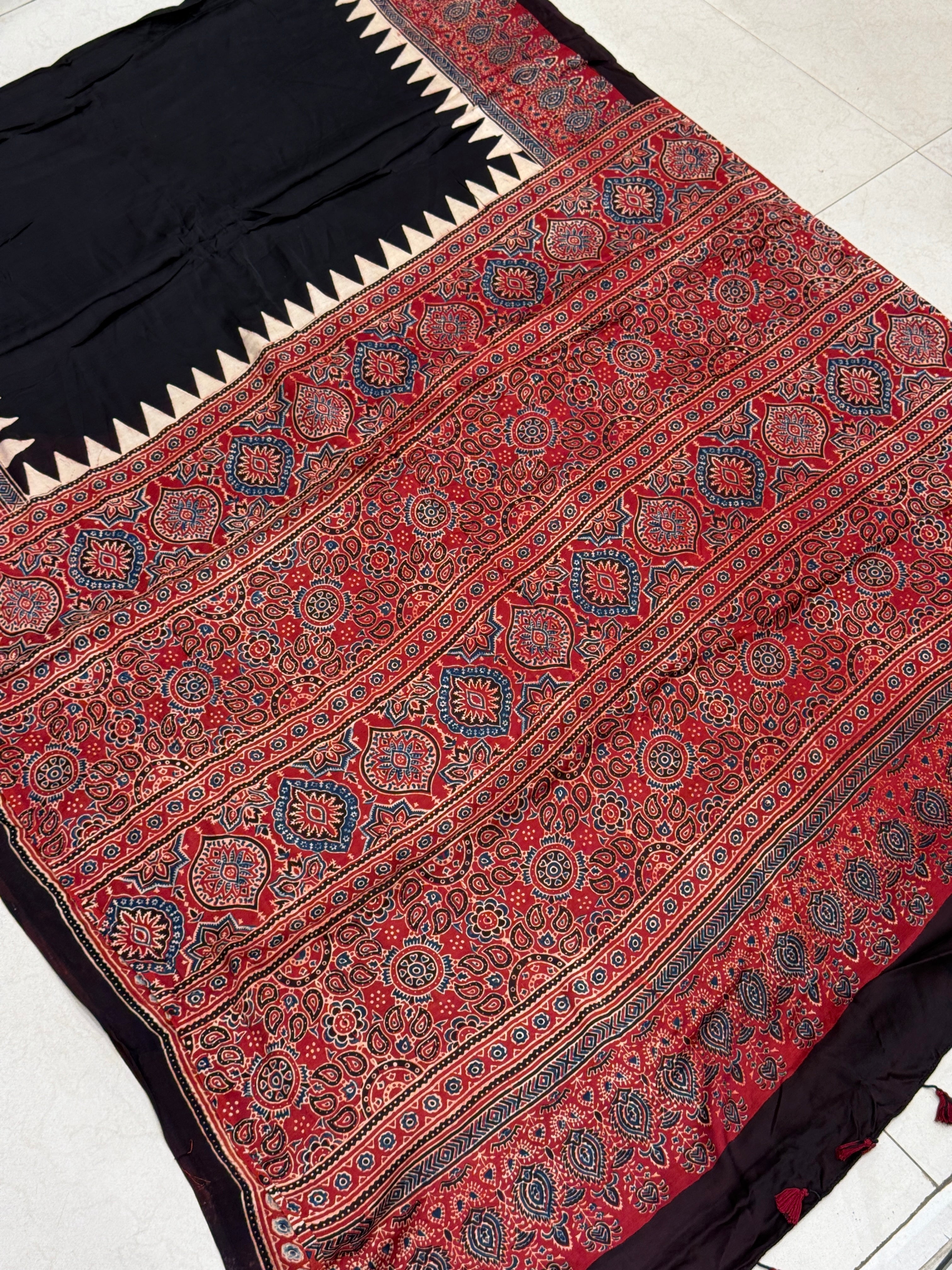 Red Keri Pallu Plain Body Ajrakh Modal Gajji Silk Saree