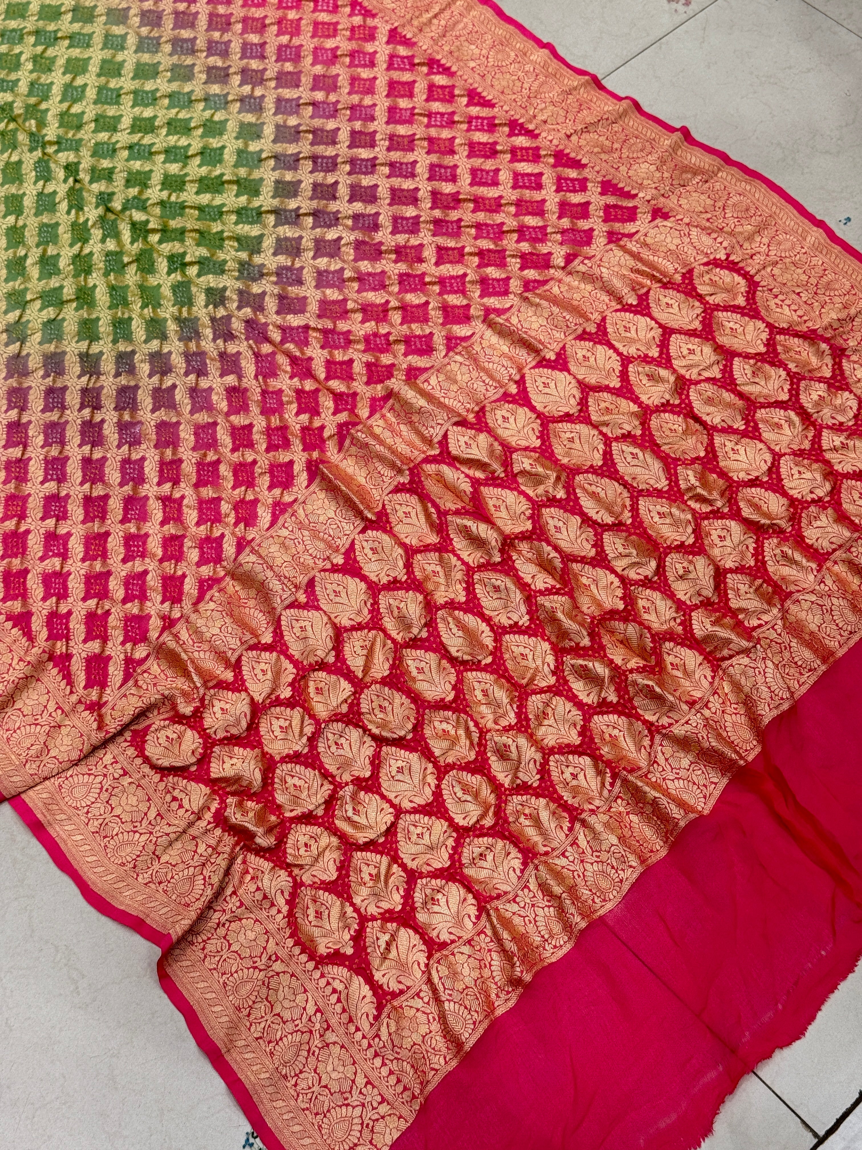 Alia Bhatt Inspired Leaf Border Bandhej Bandhini Saree