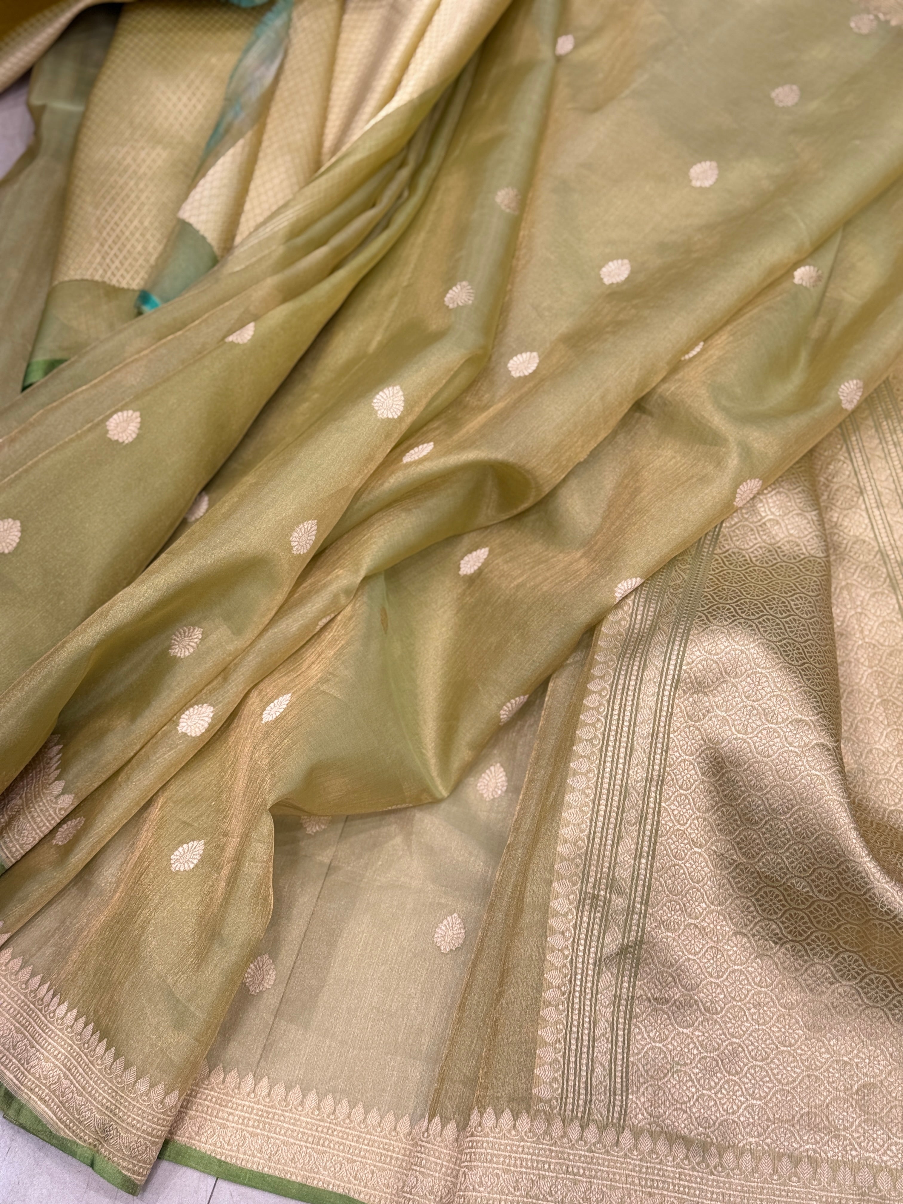 Pista Green Handloom Banarasi Tissue Kadwa Saree