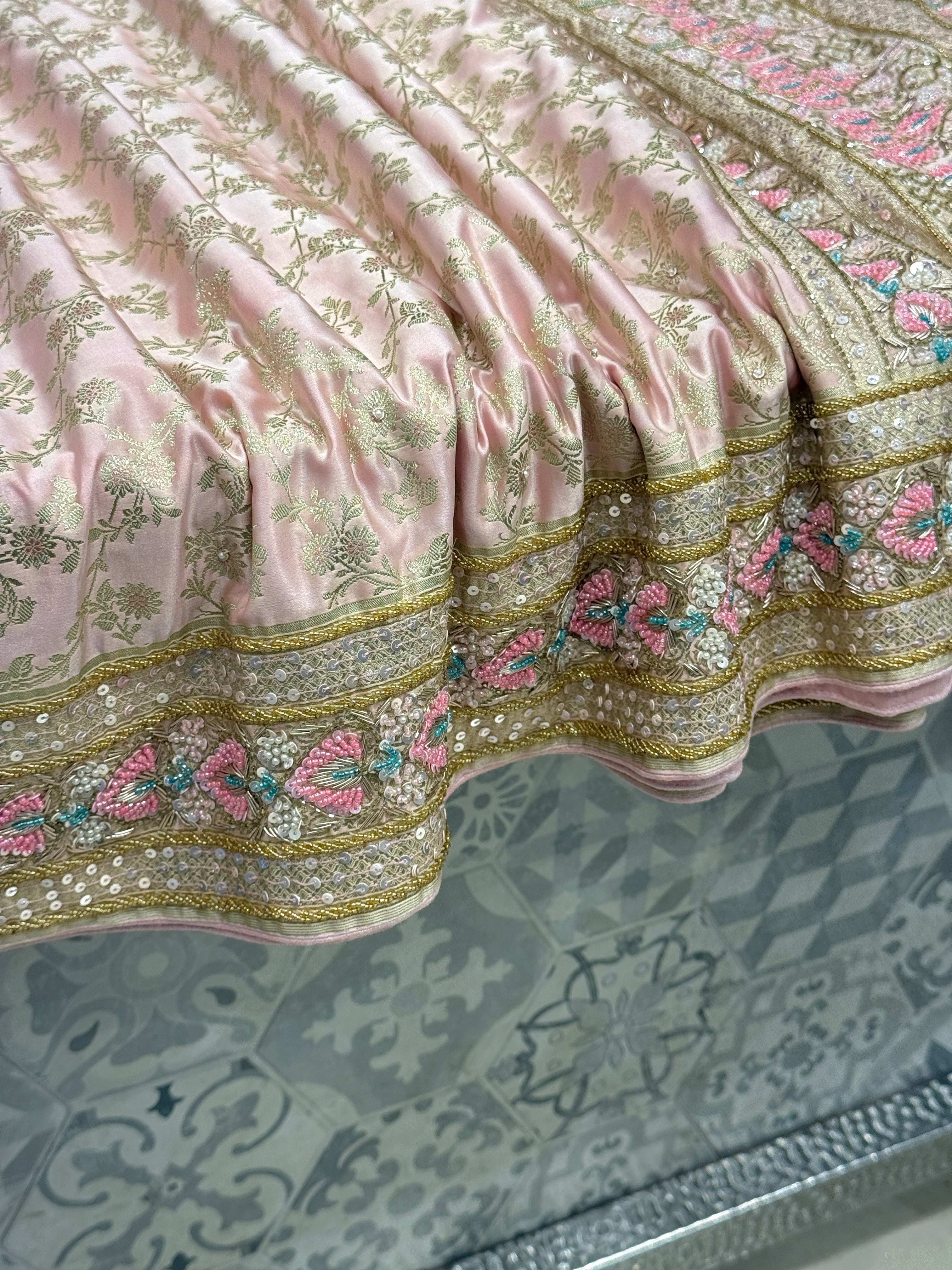 Pink Banarasi Silk Heart Border Fancy Hand Embroidery Saree
