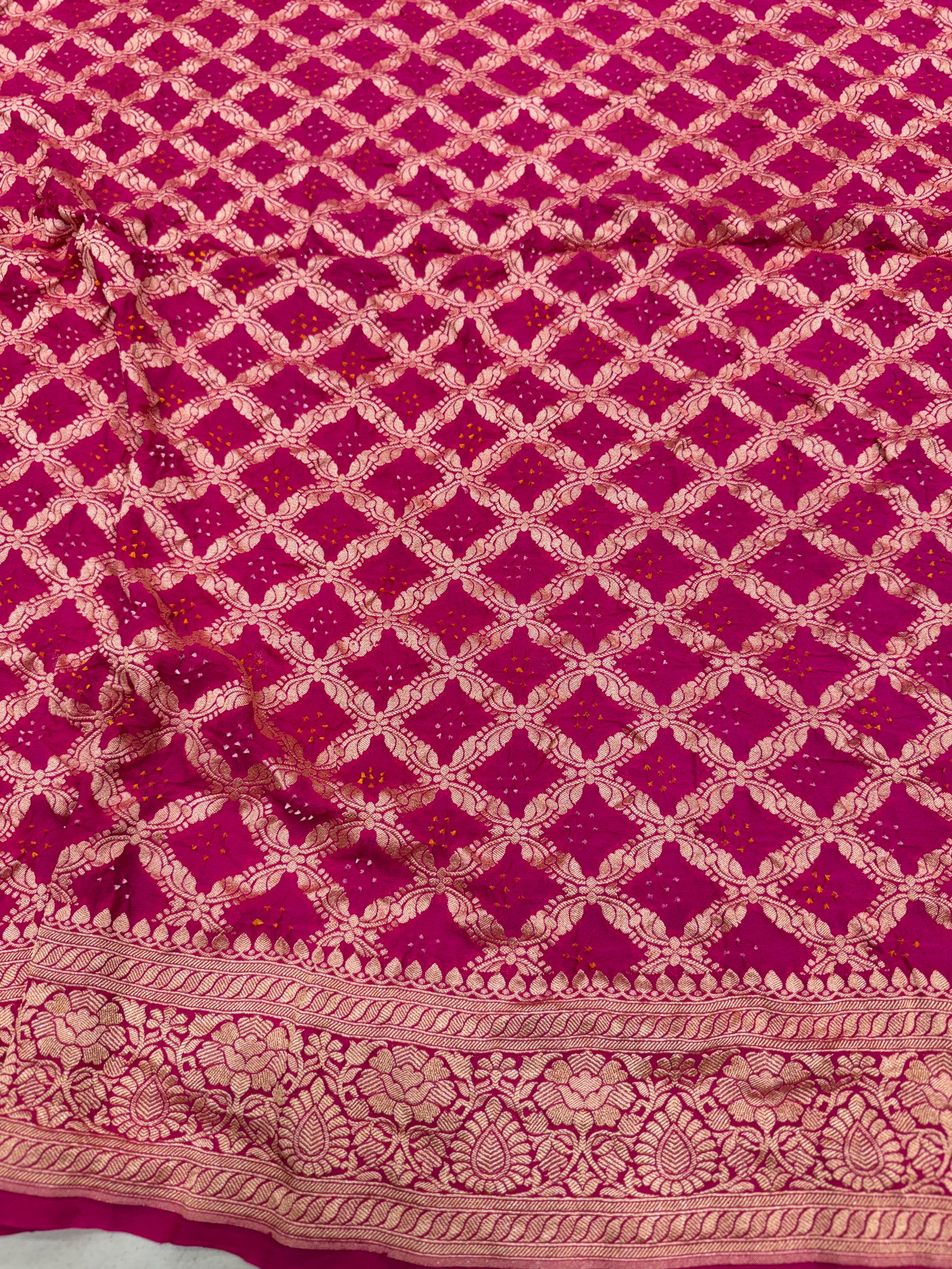 Rani Leaf Border Bandhej Bandhini Saree