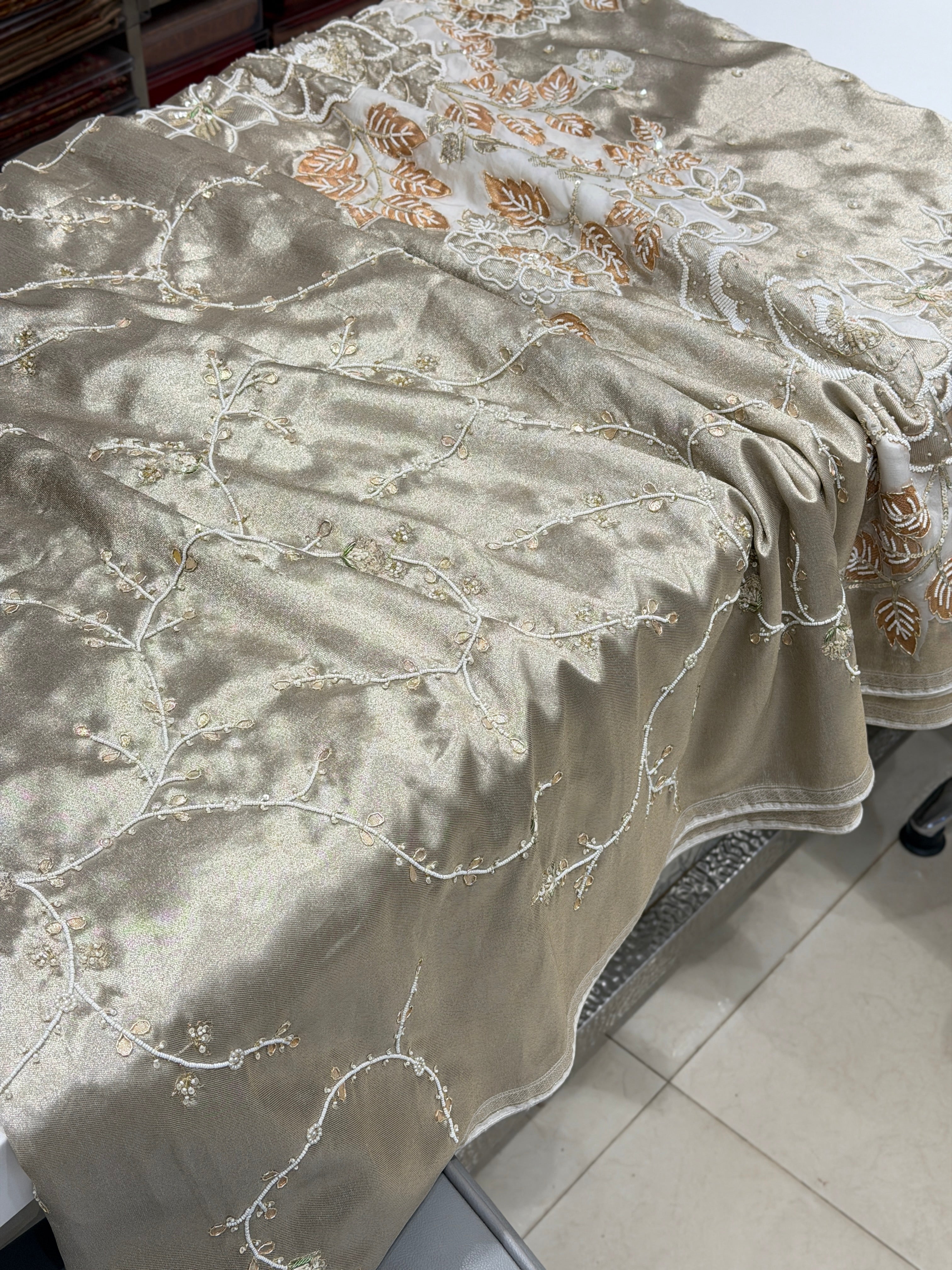 Silver Tissue Floral Pallu Zardosi Embroidery Saree