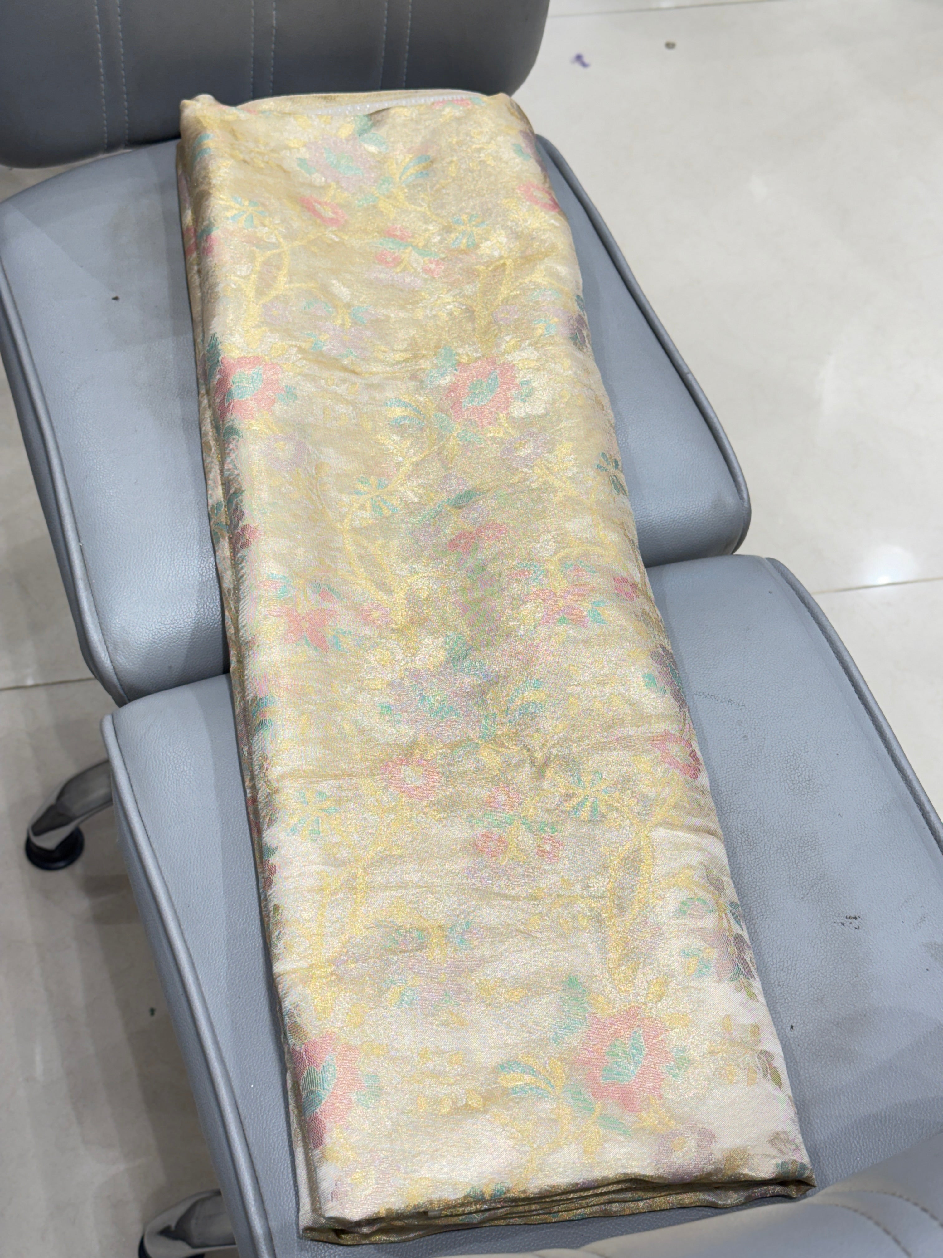 Banarasi Tissue Meenakari Munga Silk Saree