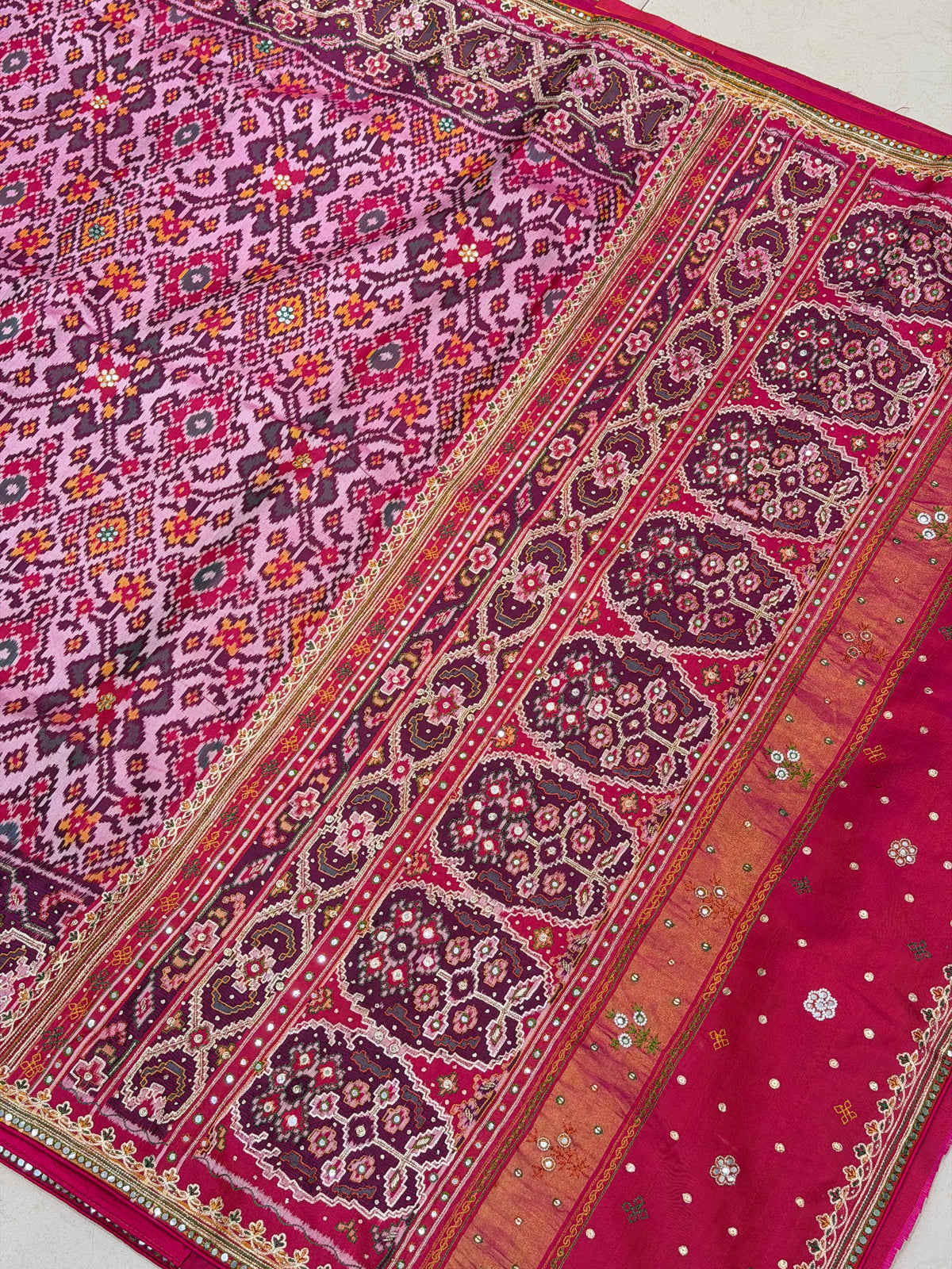 White Rani Patan Patola Hand Embroidery Pita Zardosi Saree