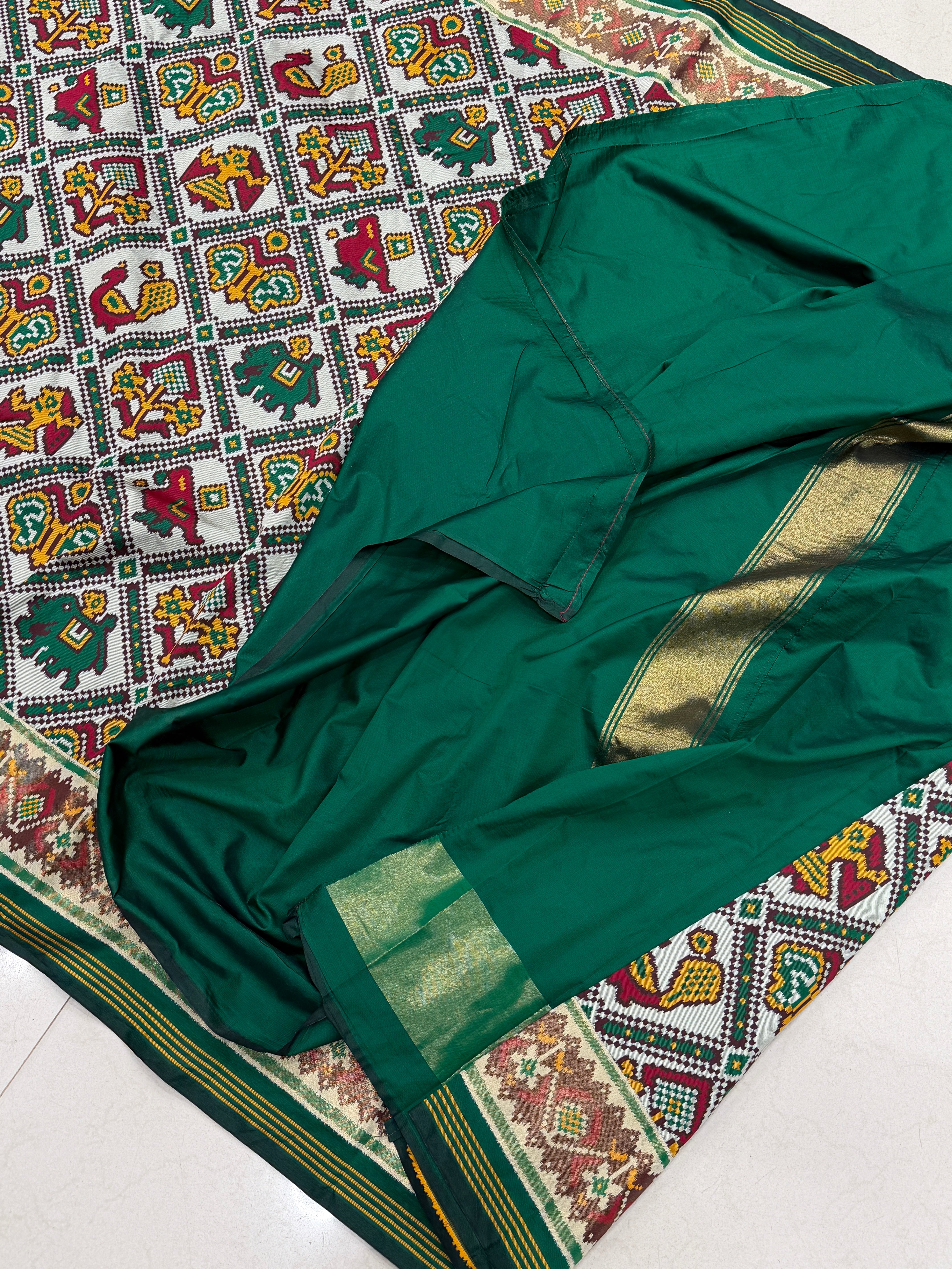 White Green 5 Figure Chabdi Semi Silk Weaved Patan Patola Saree