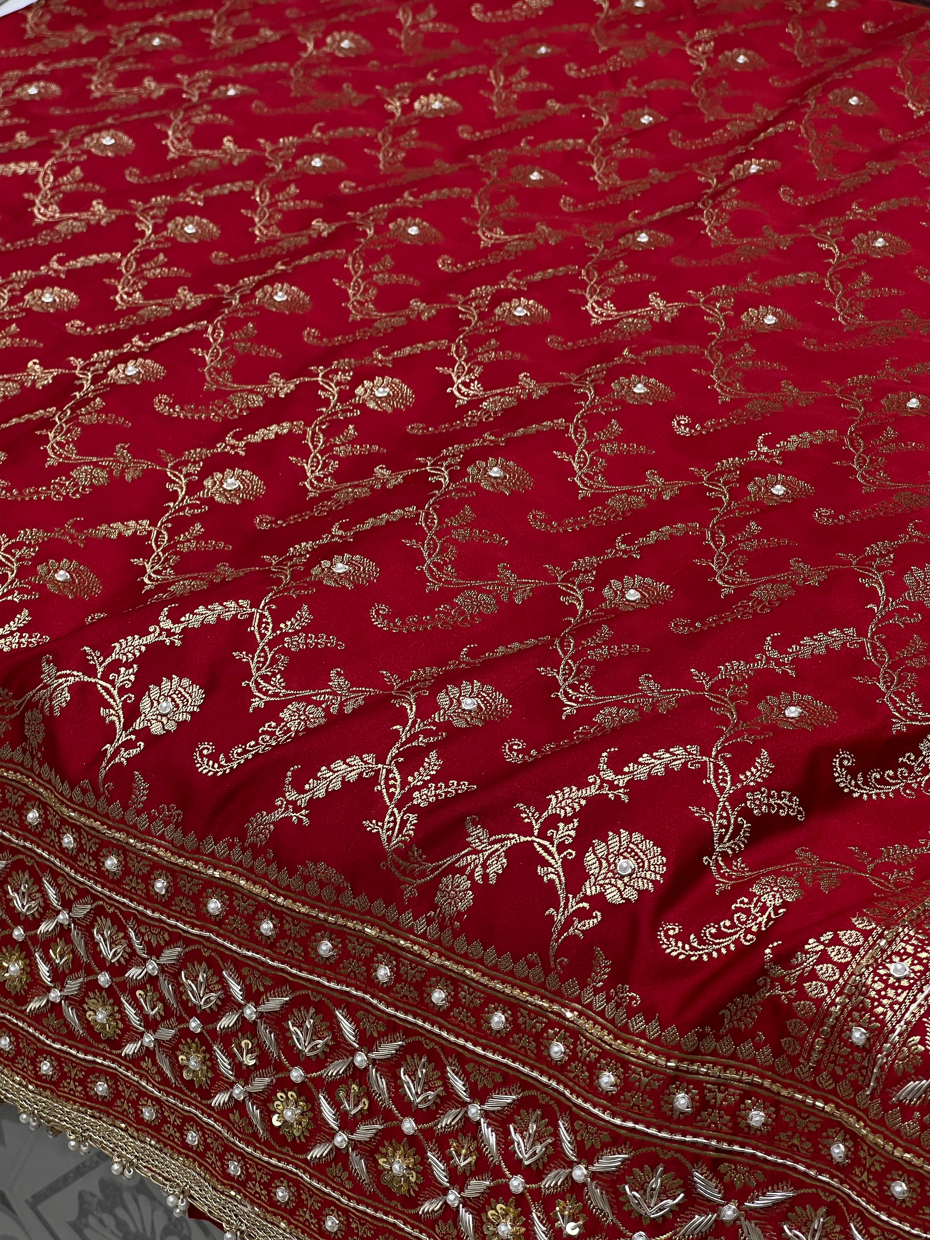Maroon Banarasi Silk Leaf Pallu Embroidery Saree