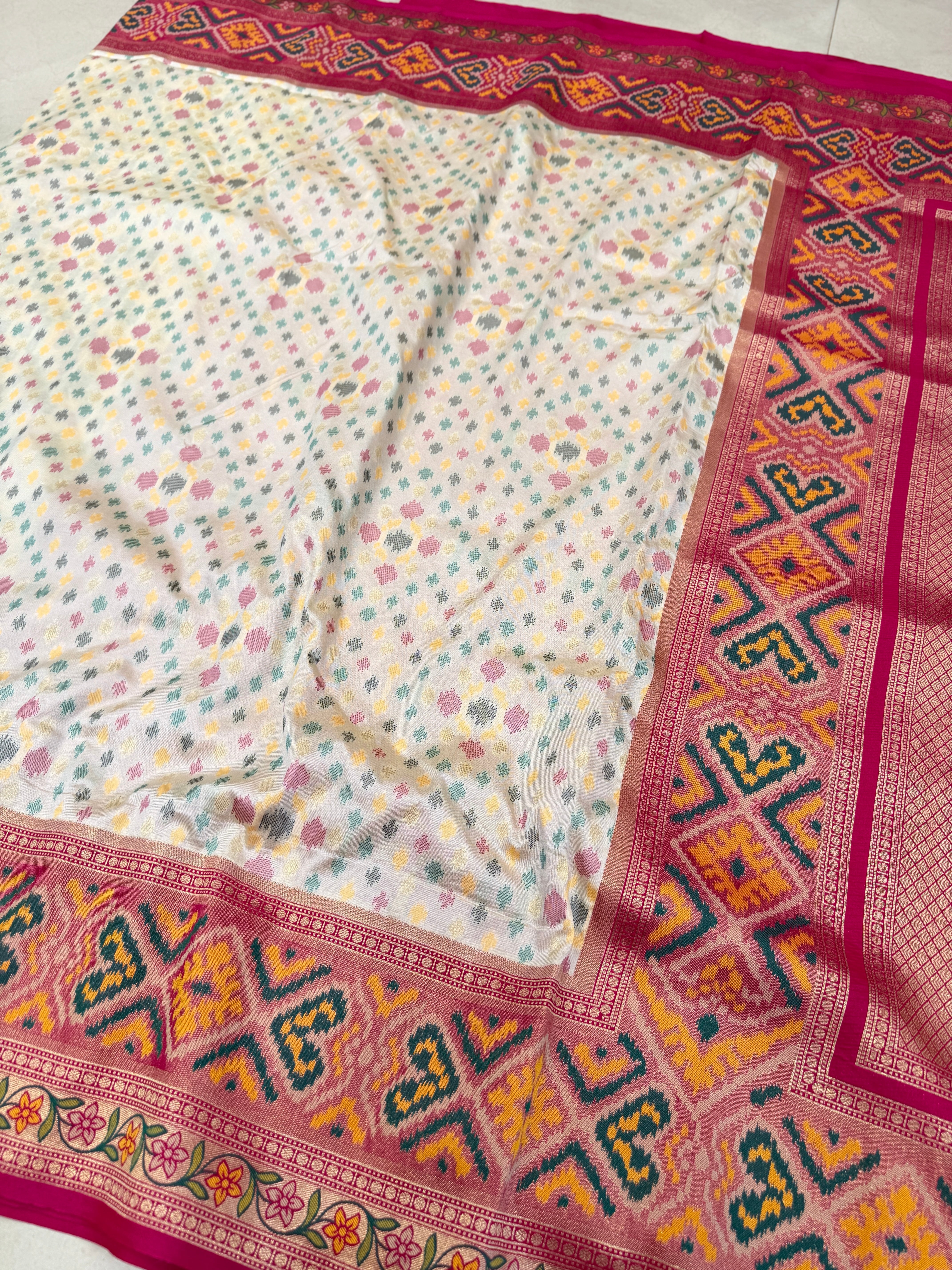Moti White Rani Ikat Patola Banarasi Weaved Small Jaal Saree