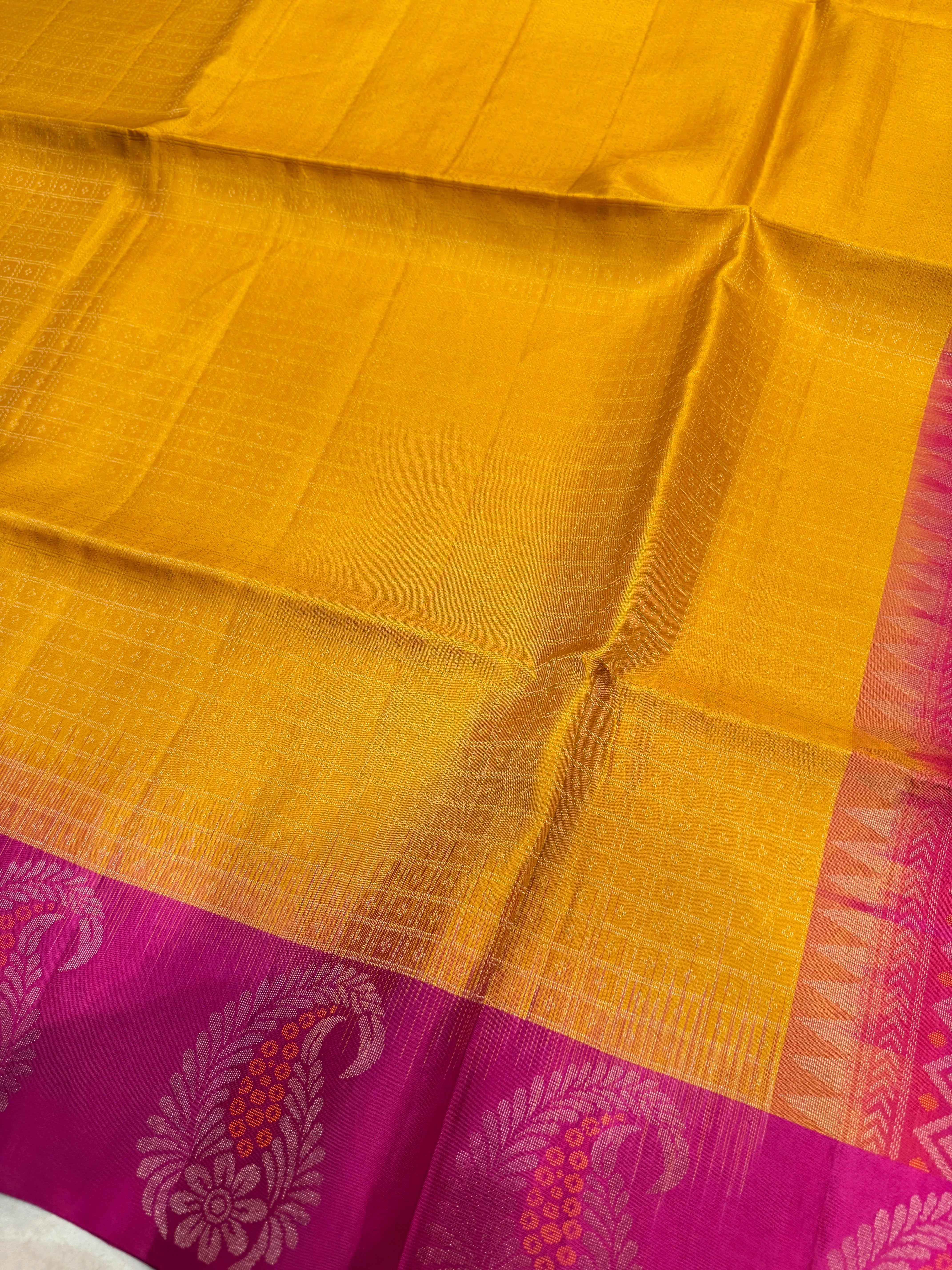 Yellow Rani Small Zari Checks Handloom Kanchipuram Pure Silk Saree