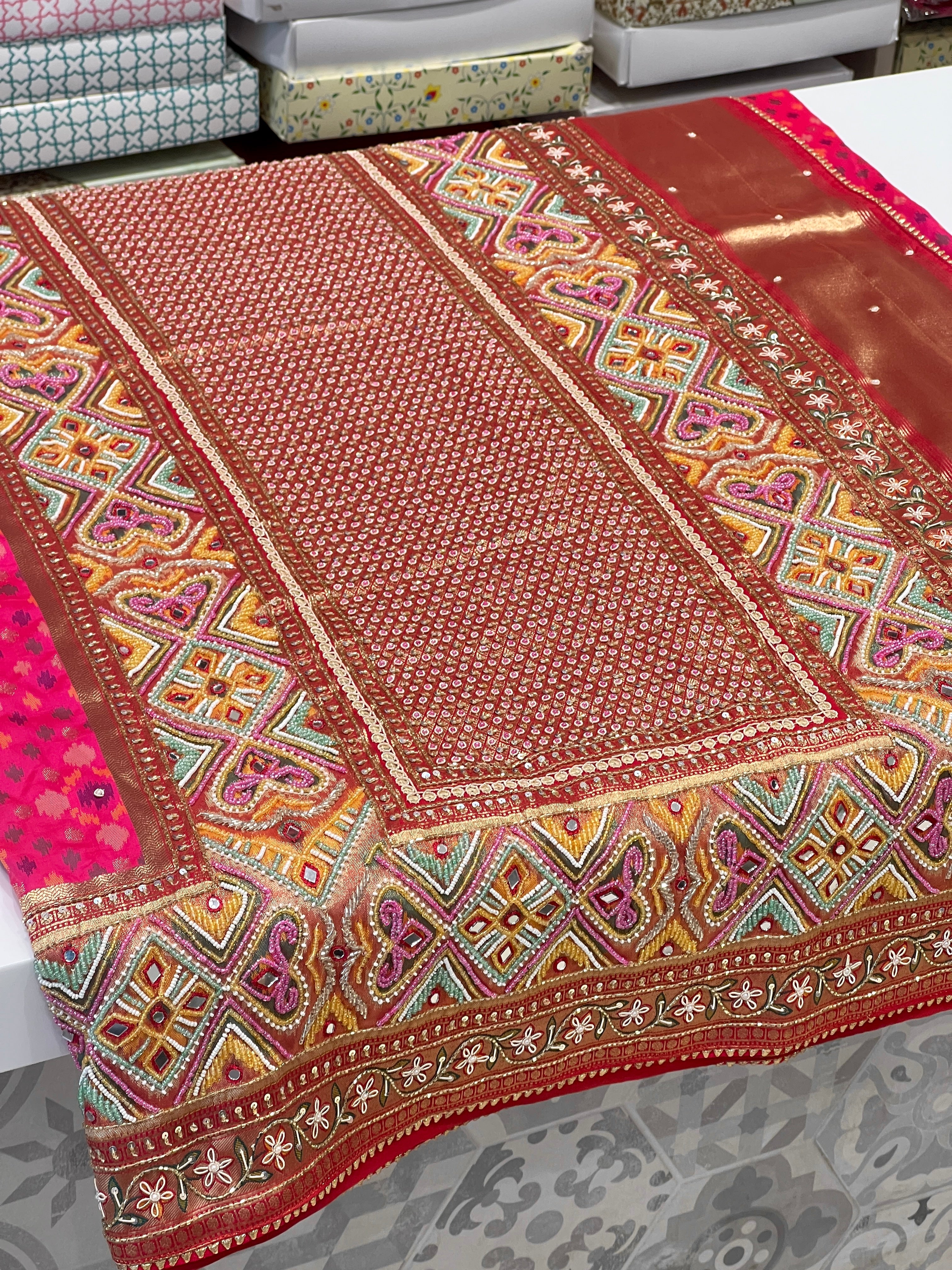 Rani Patola Kidiya Moti Hand Embroidery Saree