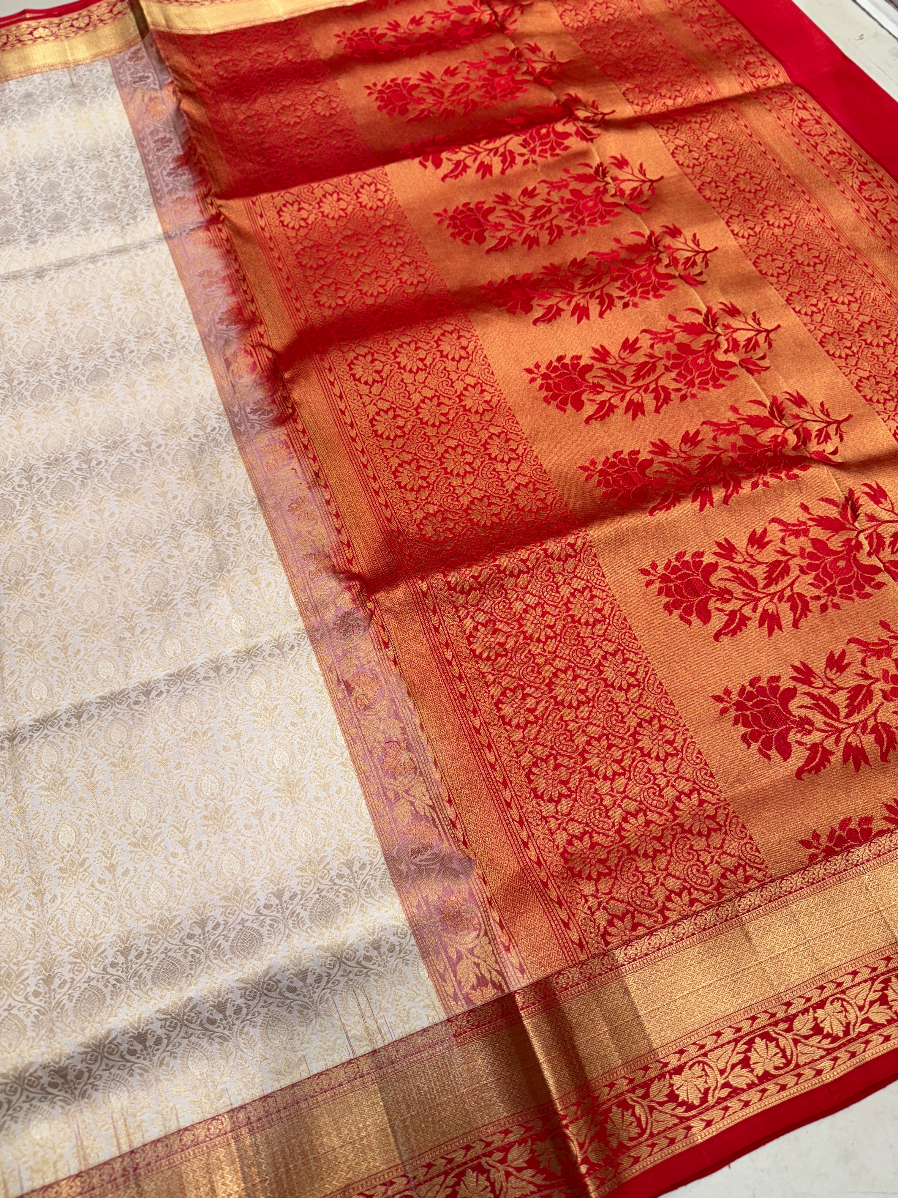 Beige Red Butta Brocade Handloom Kanchipuram Pure Silk Saree