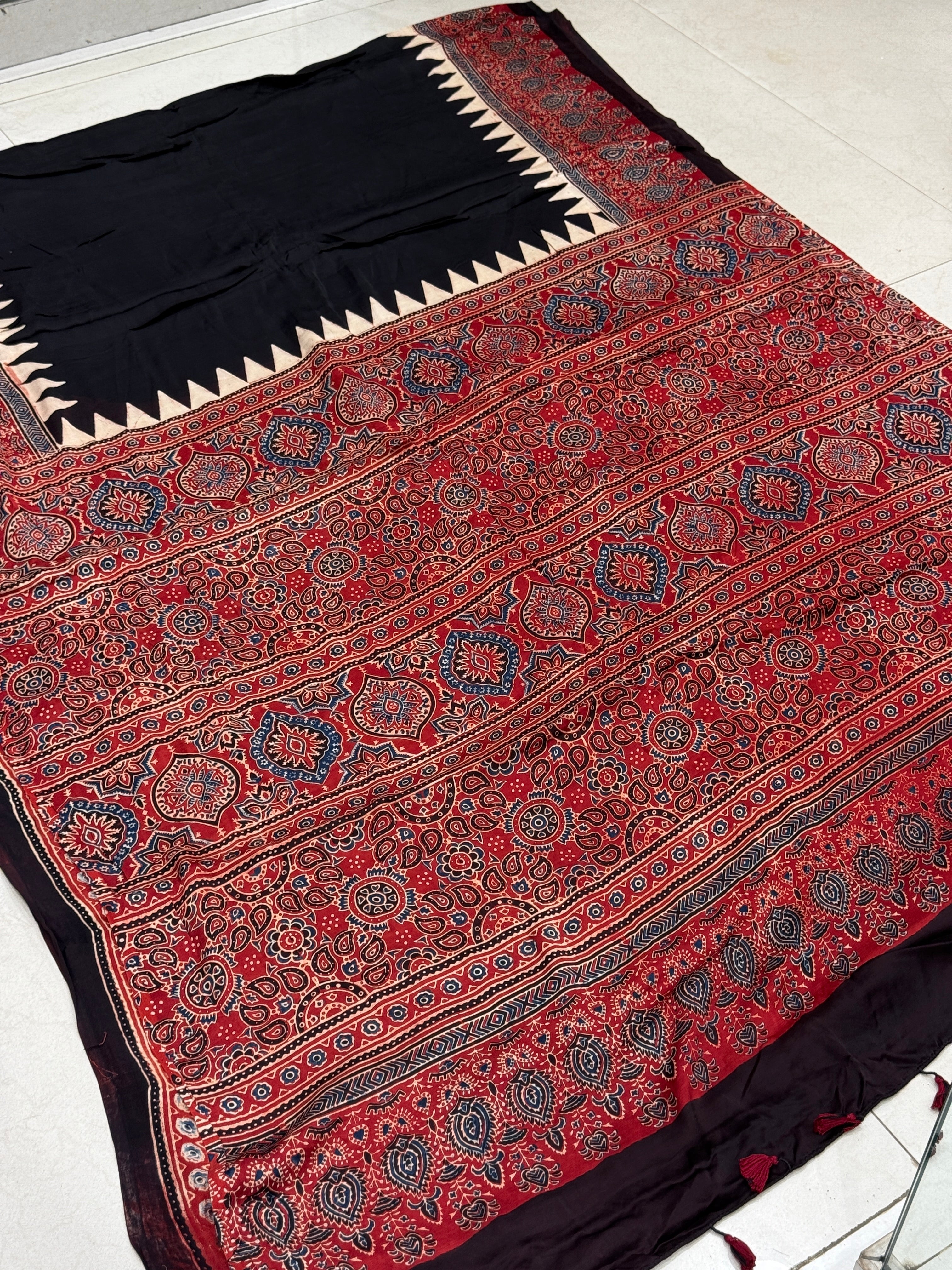 Red Keri Pallu Plain Body Ajrakh Modal Gajji Silk Saree