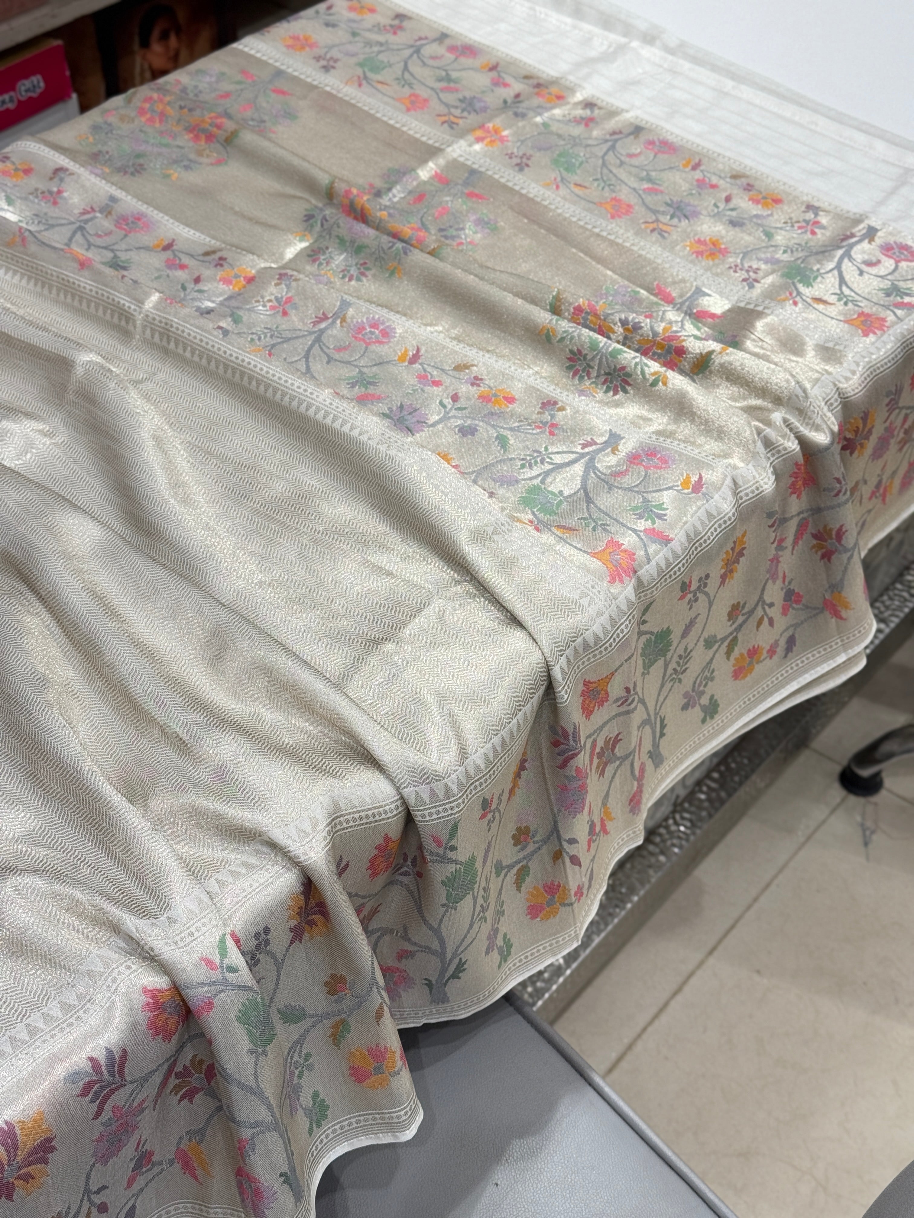 Silver Munga Tissue Paithani Saree