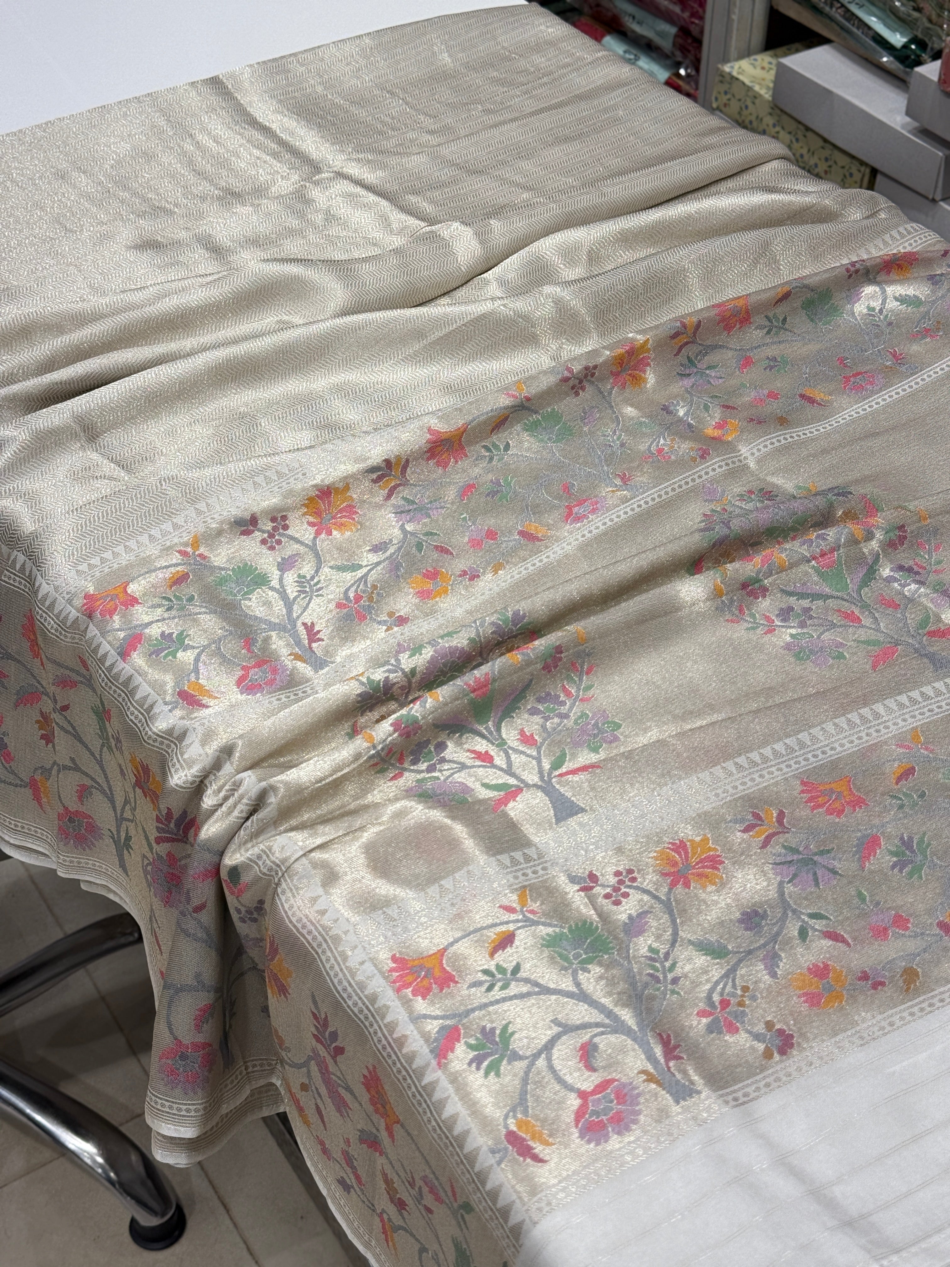 Silver Munga Tissue Paithani Saree