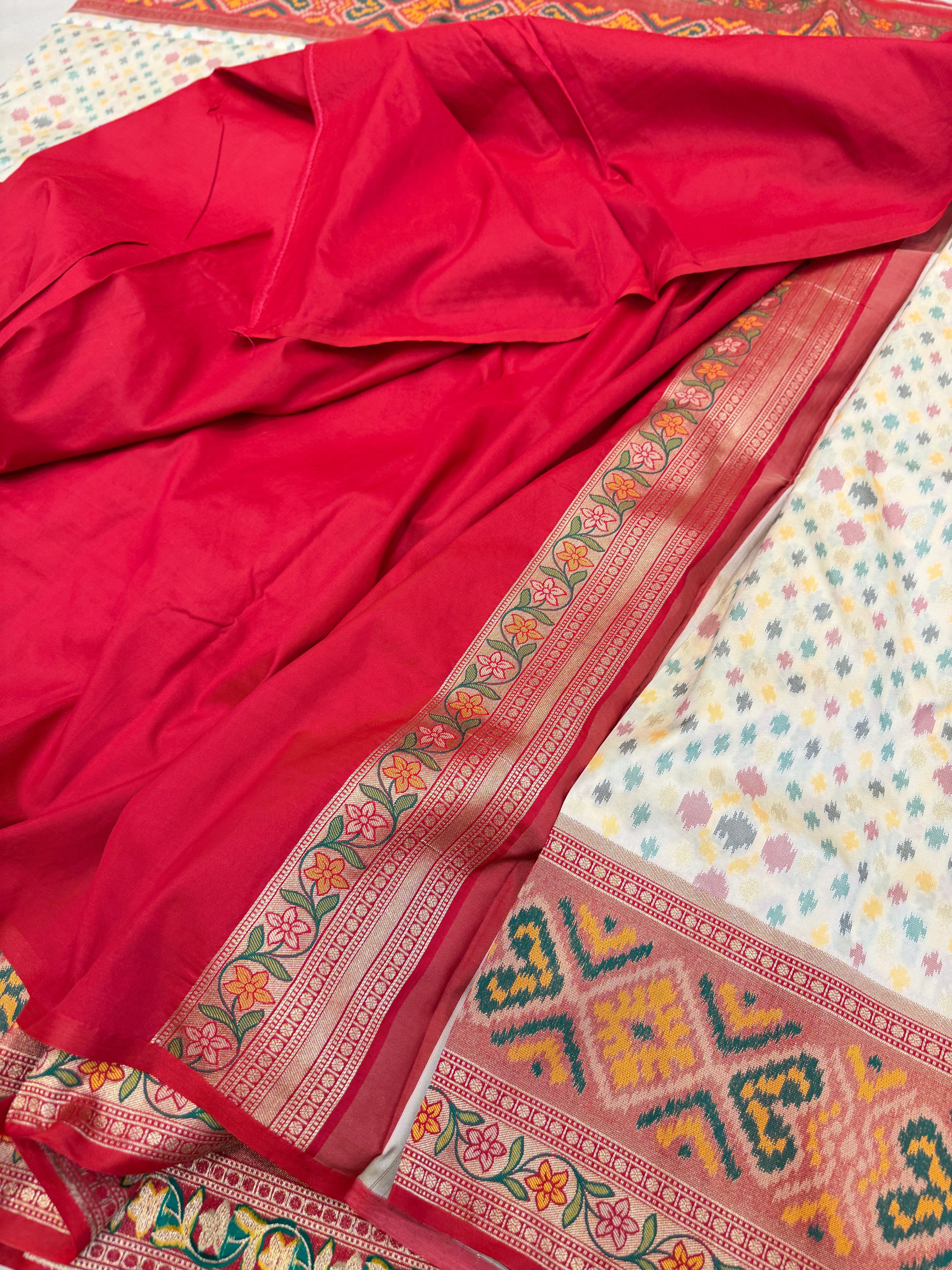 Moti White Red Ikat Patola Banarasi Weaved Small Jaal Saree