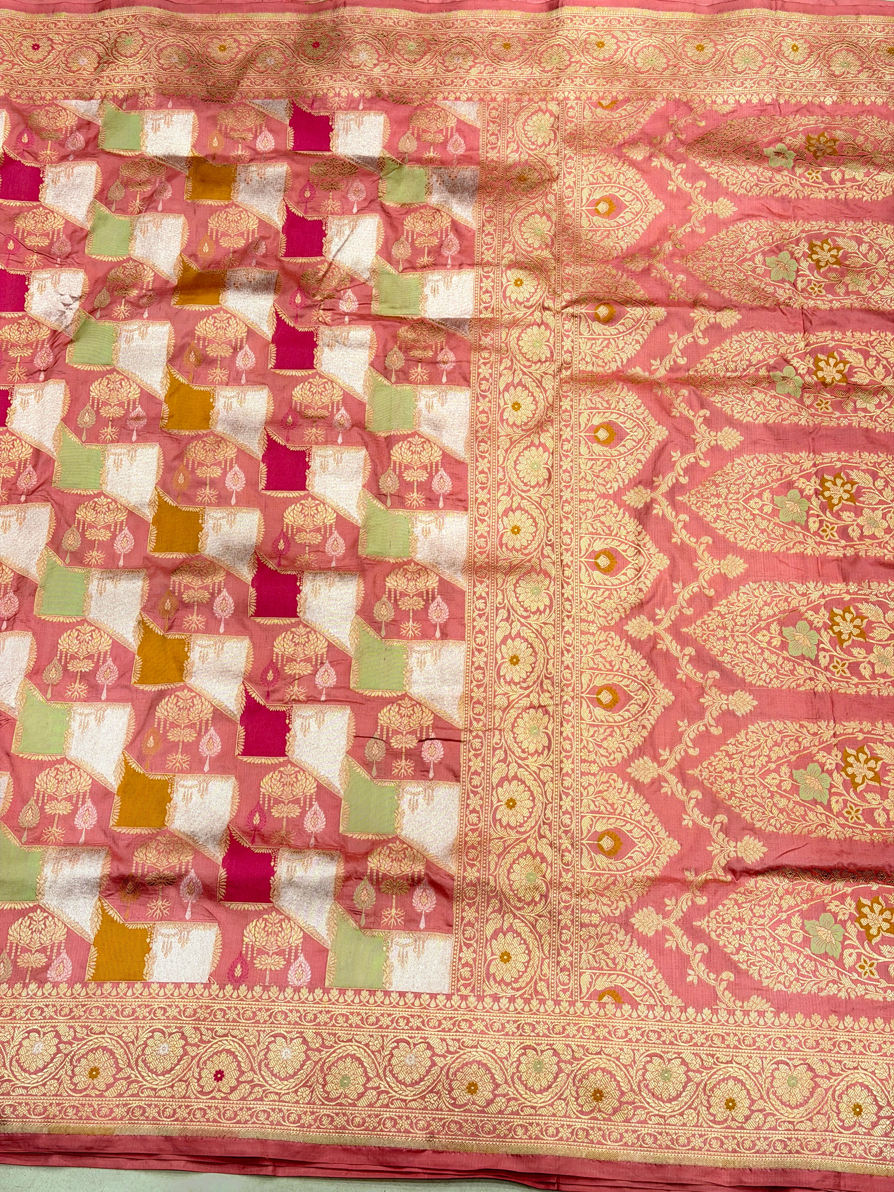 Pink Pastel Handloom Banarasi Rangkat Pure Silk Saree