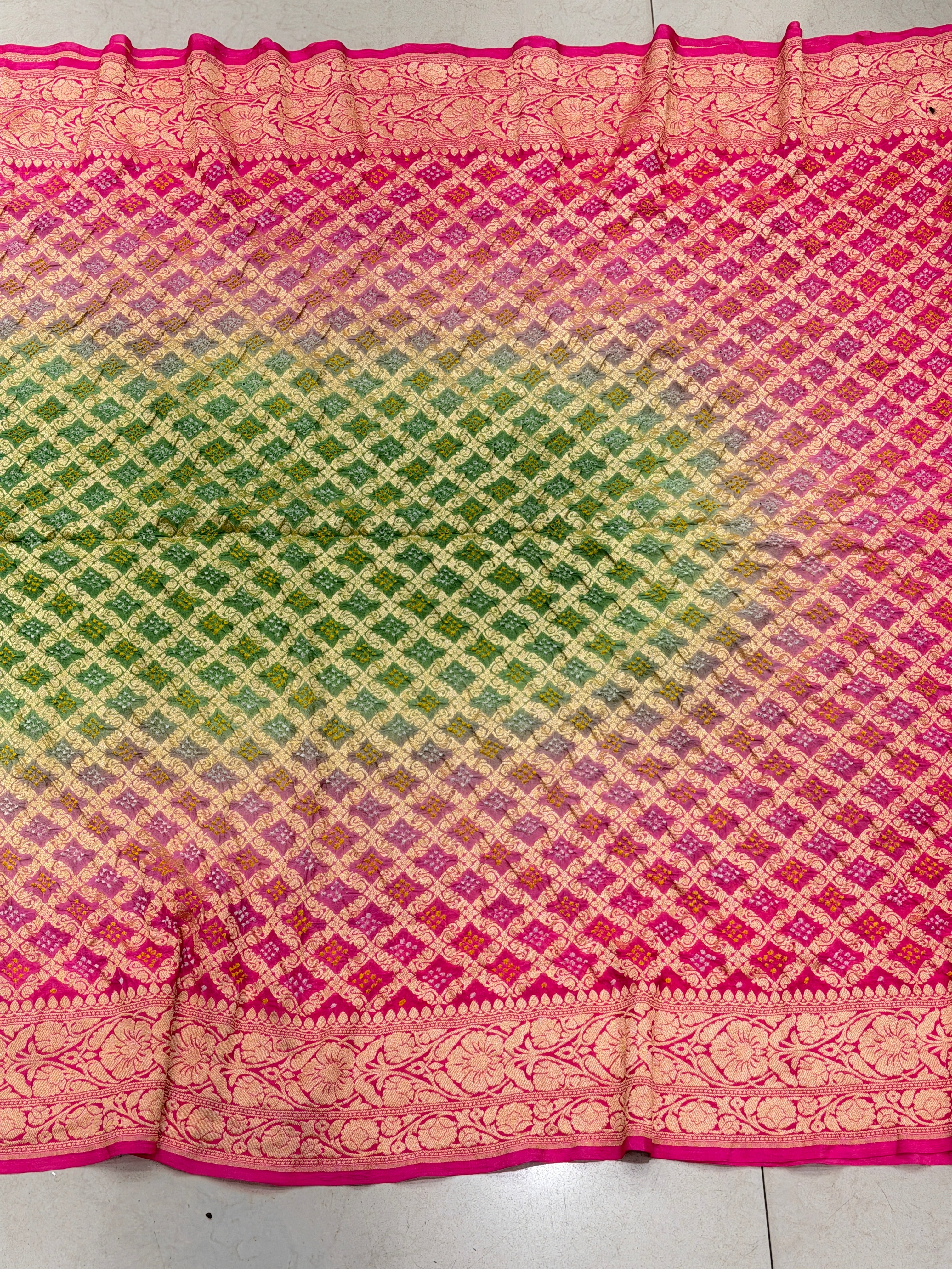 Alia Bhatt Inspired Shaded Georgette Handloom Bandhej Bandhini Saree