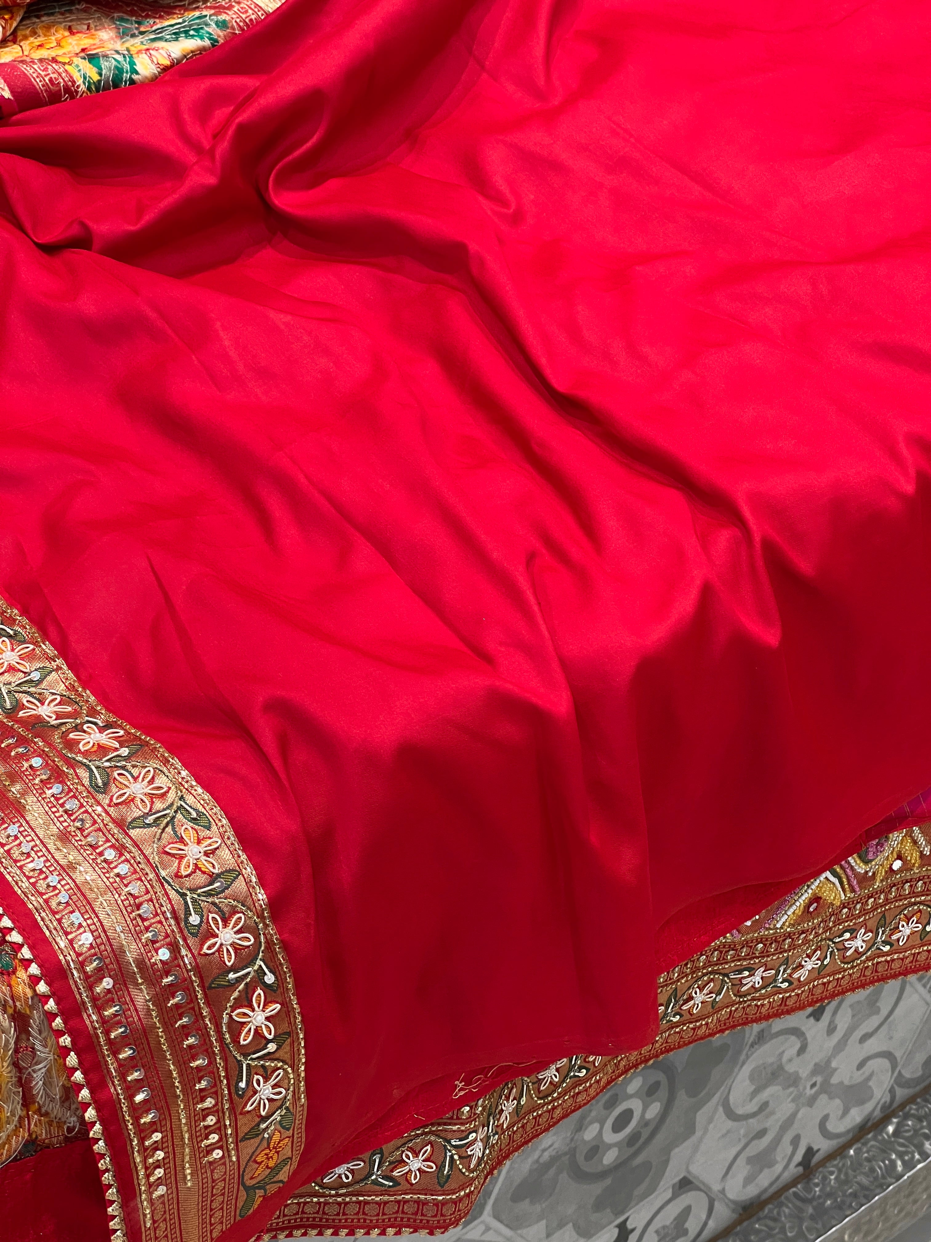 Rani Patola Kidiya Moti Hand Embroidery Saree