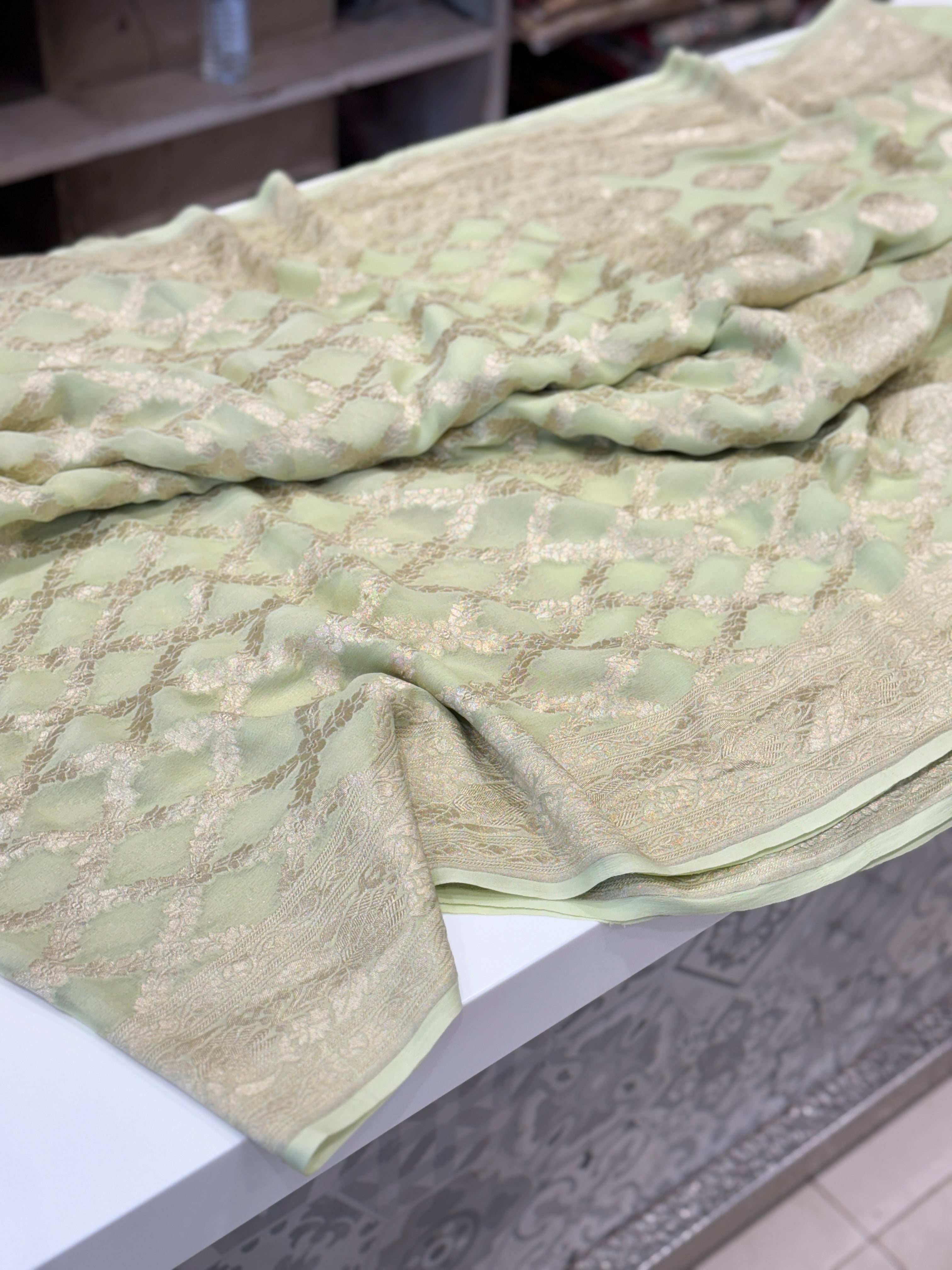 Light Pista Green Handloom Georgette Saree