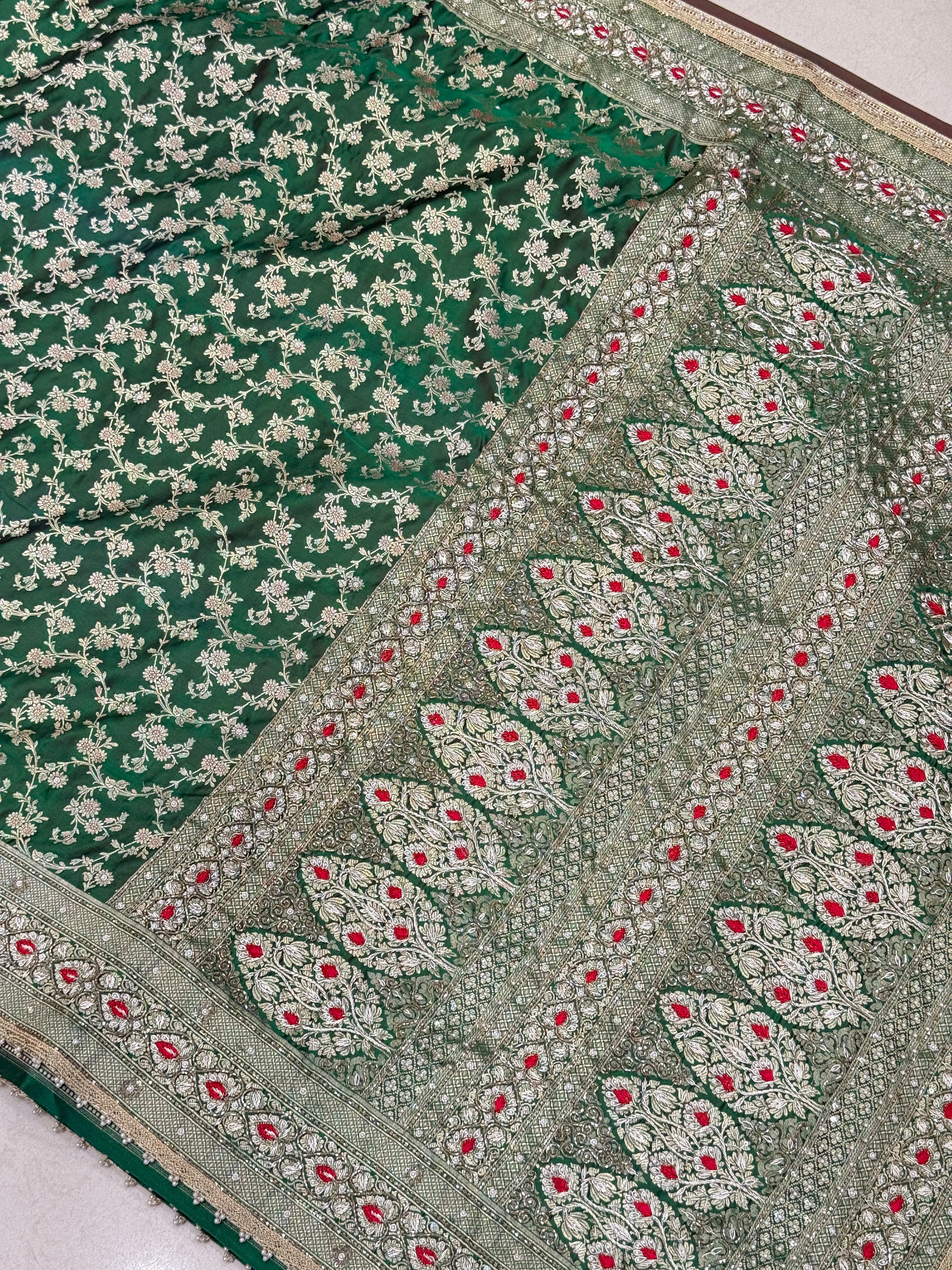 Bottle Green Banarasi Heart Border Contrast Resham Embroidery Saree