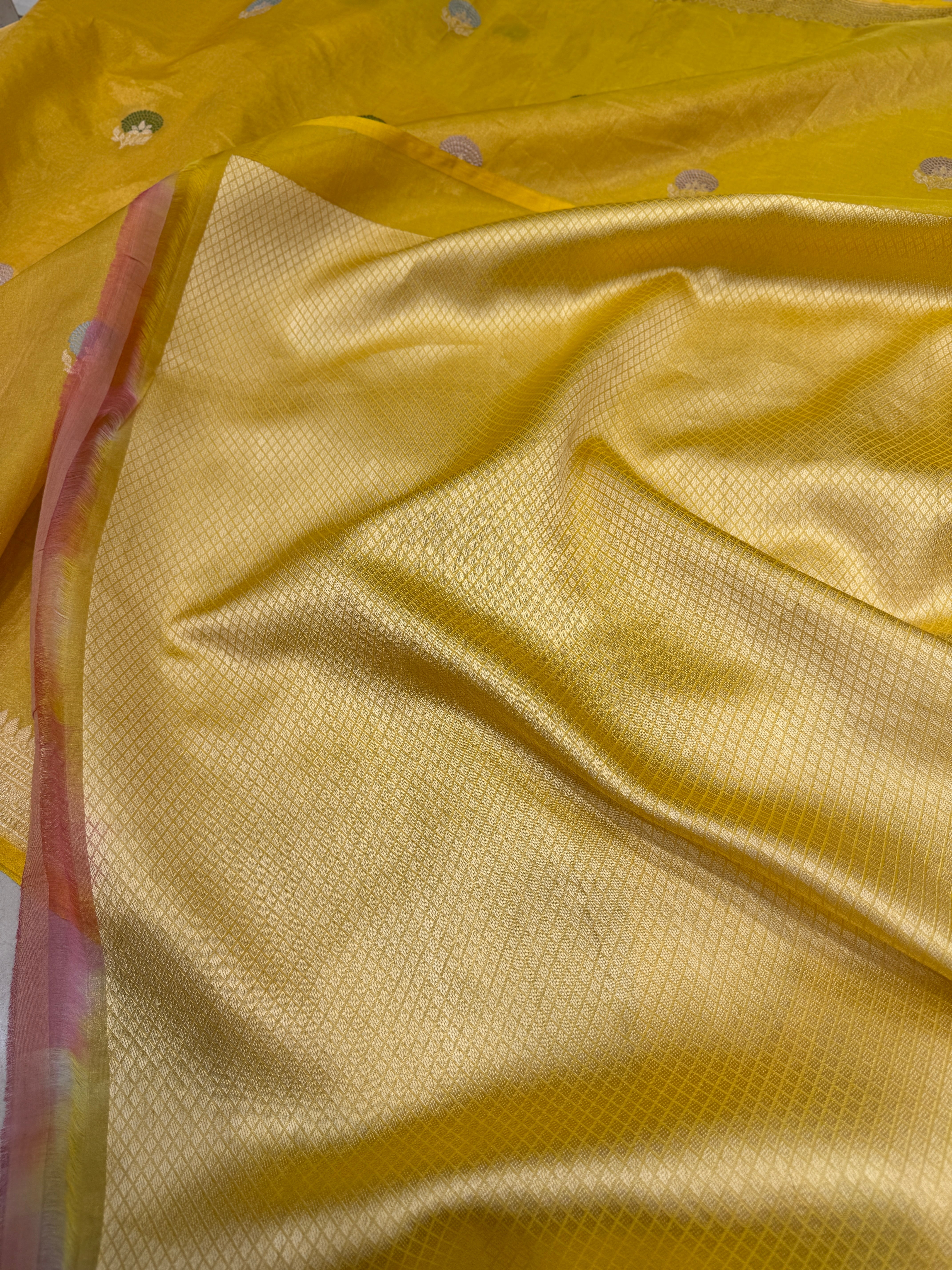 Yellow Handloom Meenakari Banarasi Tissue Kadwa Saree