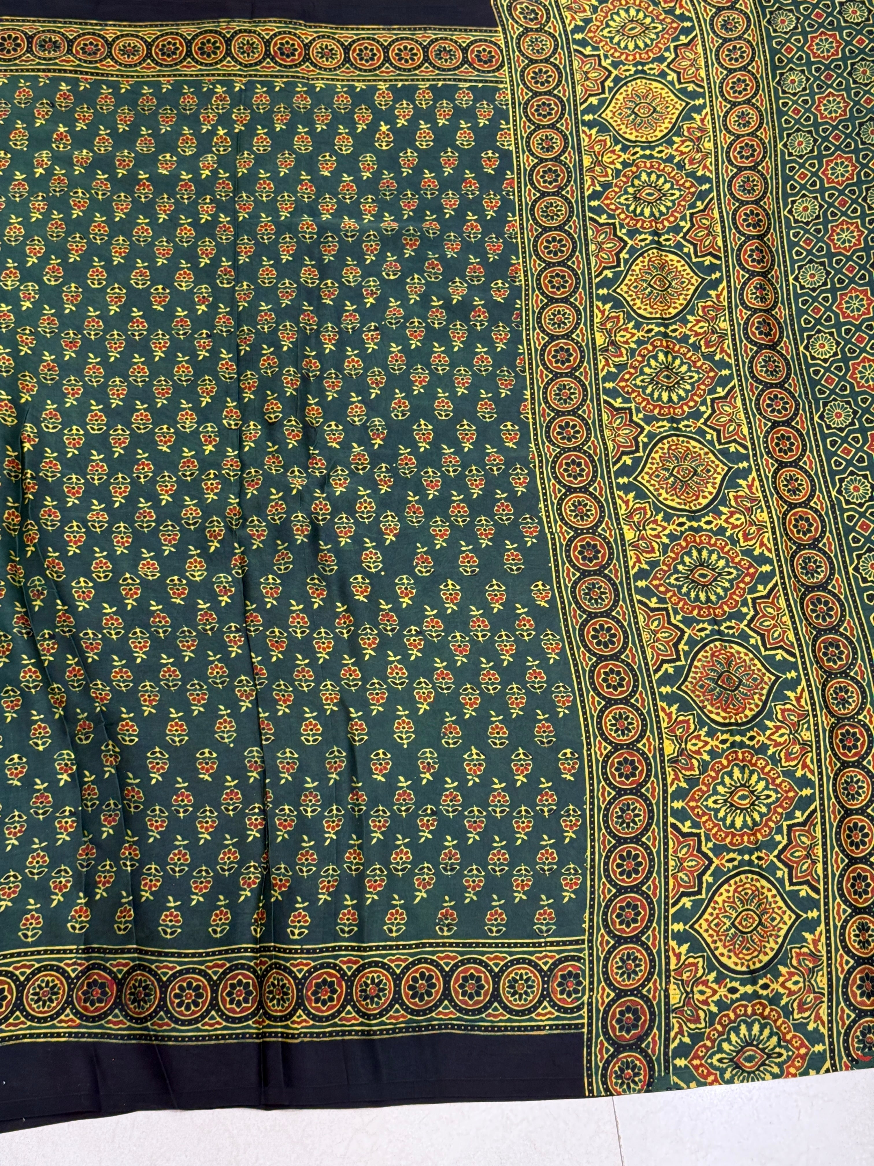 Green Floral Butti Ajrakh Modal Gajji Silk Saree